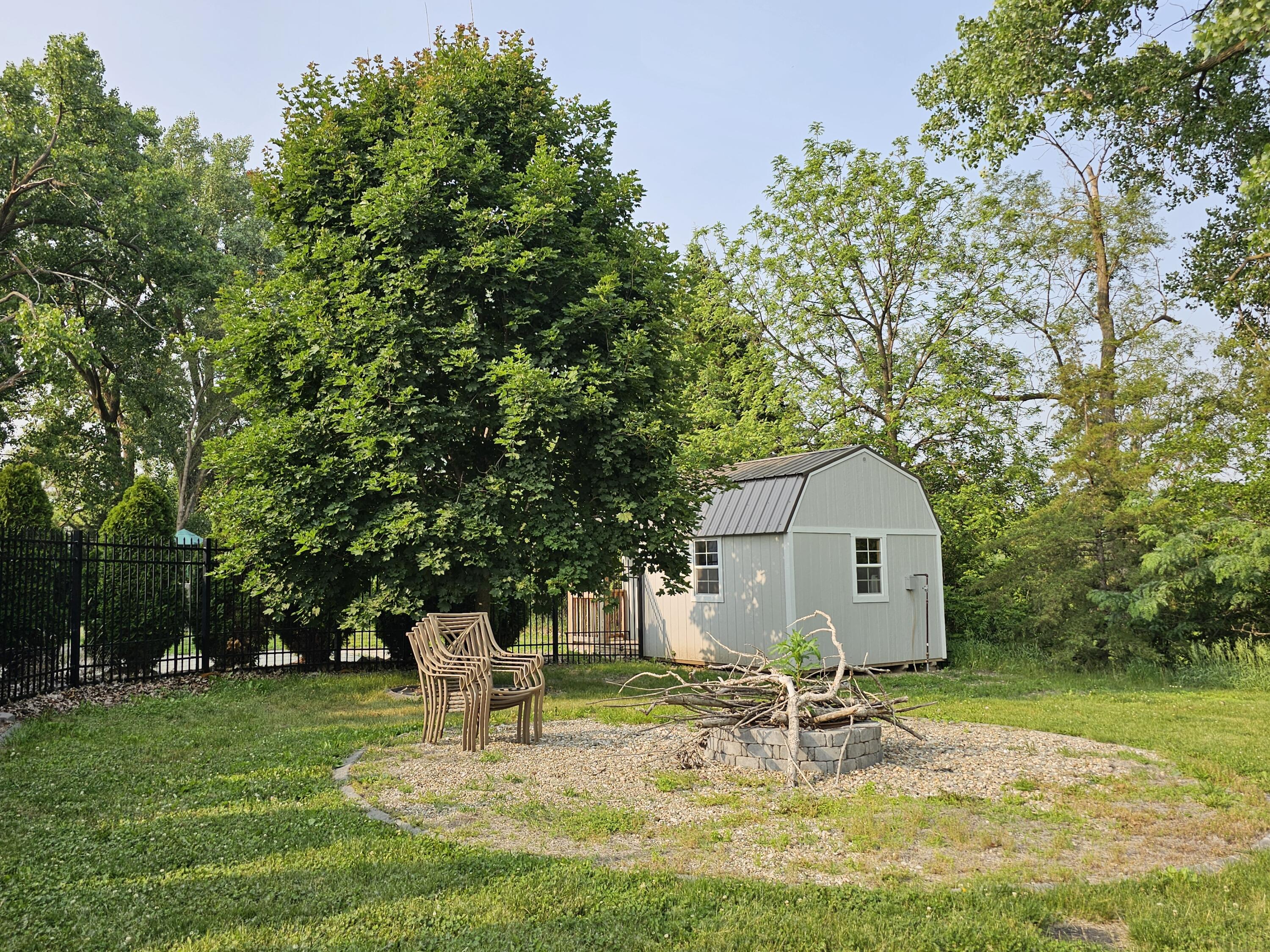 Carson, Iowa 51525, United States, 7 Bedrooms Bedrooms, ,5 BathroomsBathrooms,Residential,Active,147843