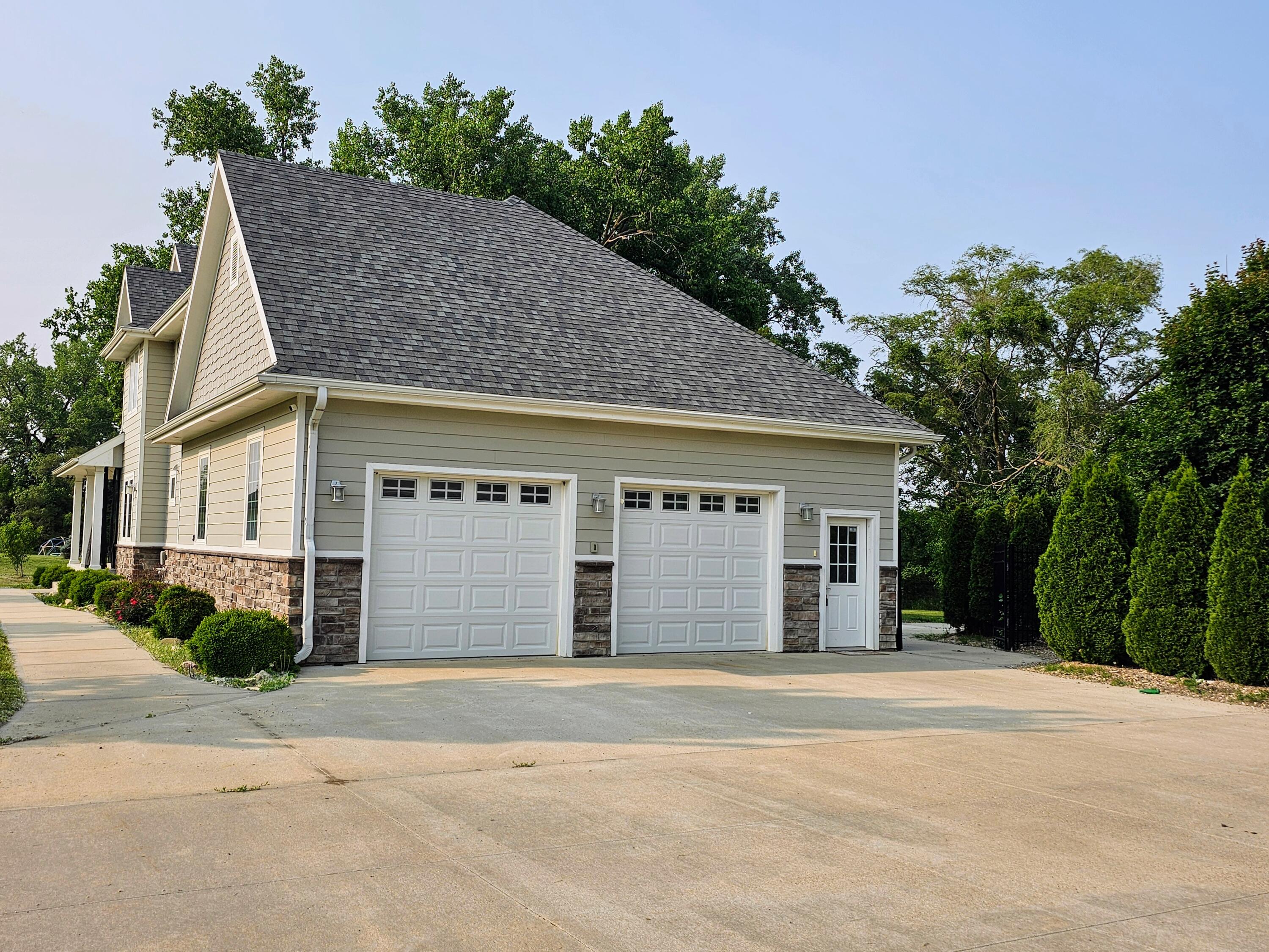 Carson, Iowa 51525, United States, 7 Bedrooms Bedrooms, ,5 BathroomsBathrooms,Residential,Active,147843