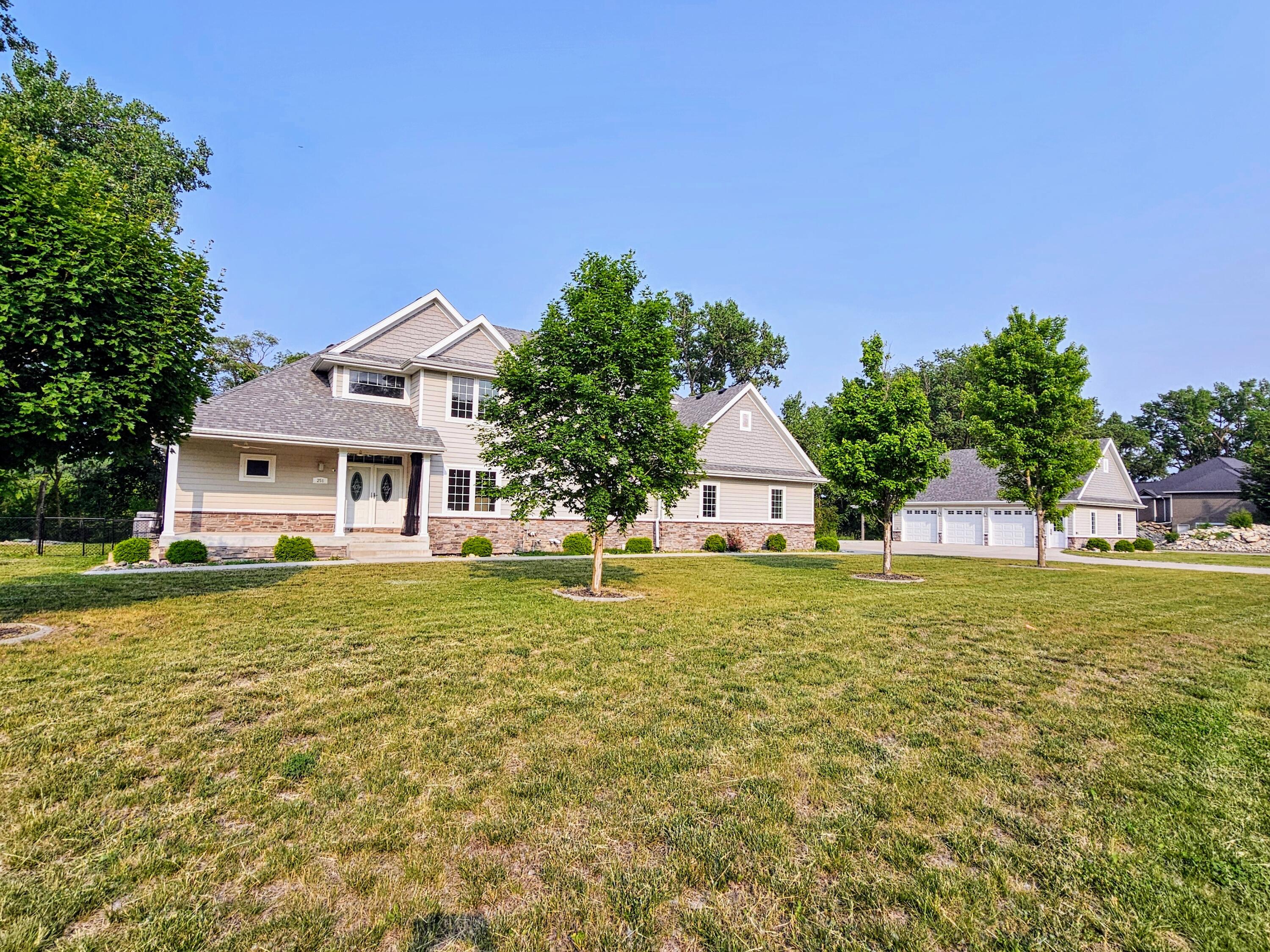 Carson, Iowa 51525, United States, 7 Bedrooms Bedrooms, ,5 BathroomsBathrooms,Residential,Active,147843