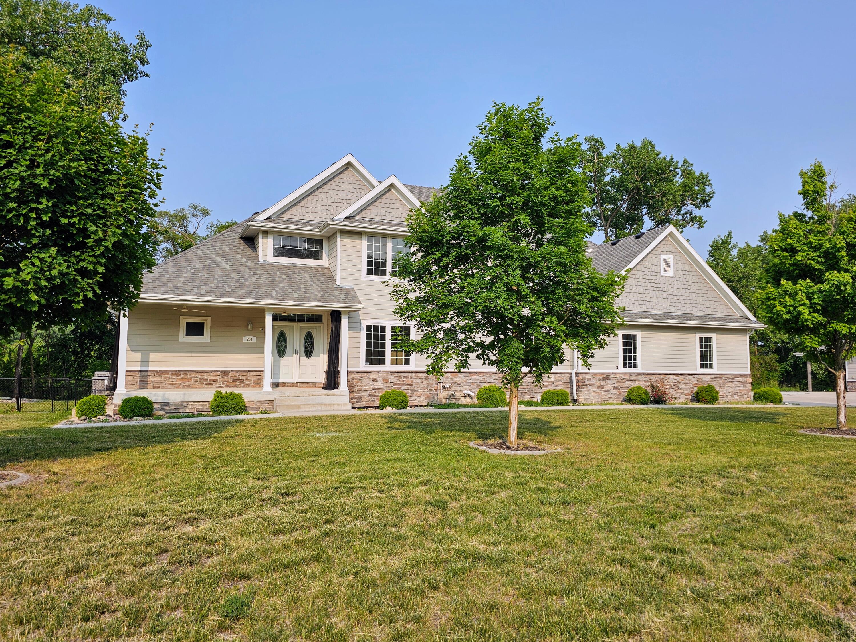 Carson, Iowa 51525, United States, 7 Bedrooms Bedrooms, ,5 BathroomsBathrooms,Residential,Active,147843