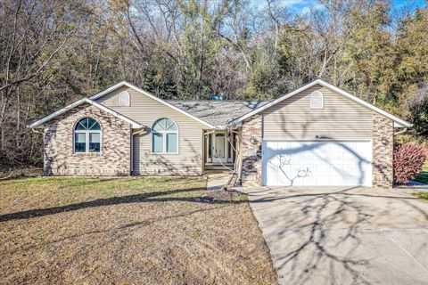 Photo of 10724 OAK PARK Lane, BLAIR, NE 68008 (MLS # 26-324)