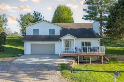 Photo of 322 HILLCREST Drive, LOGAN, IA 51546 (MLS # 26-766)