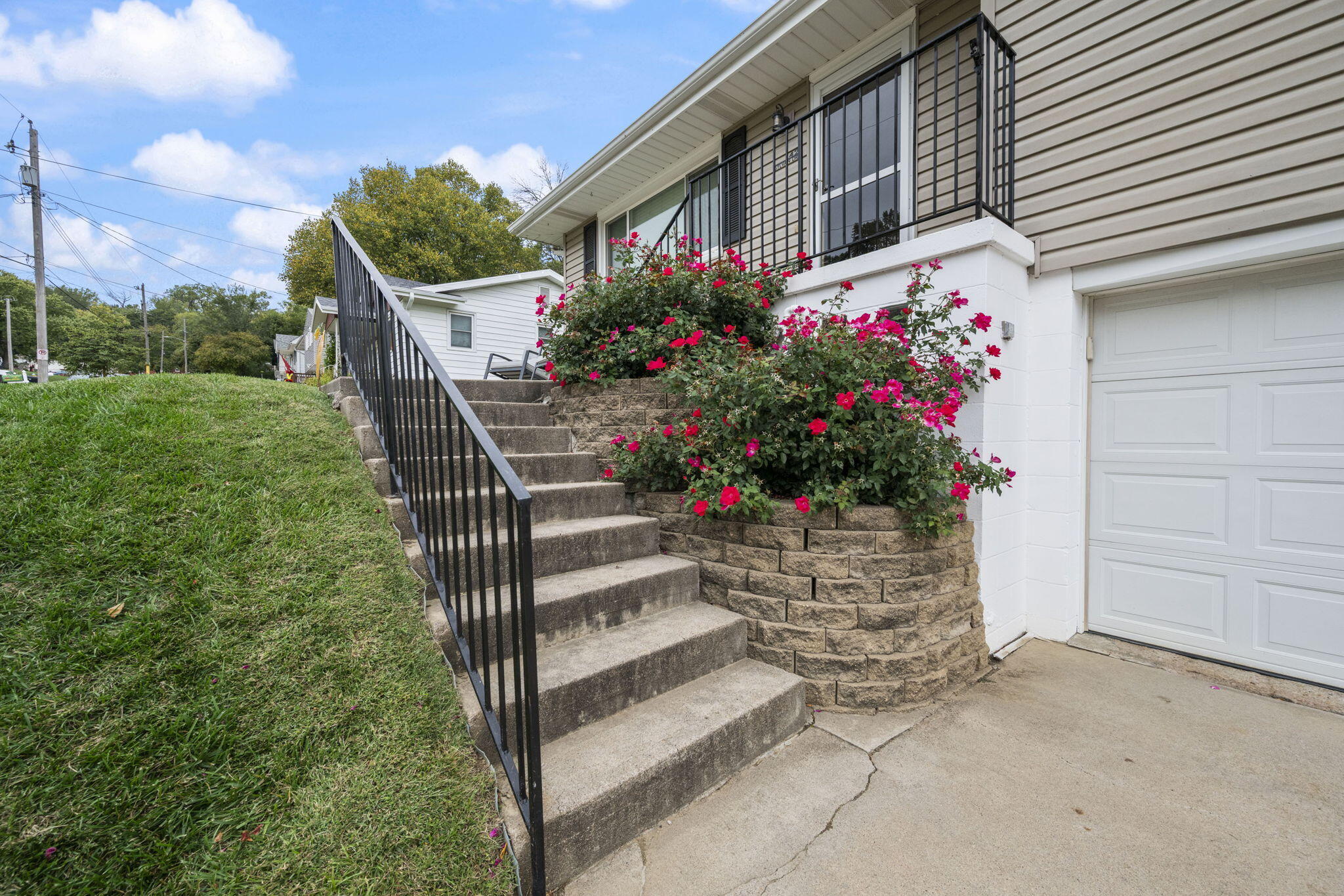 Council Bluffs, Iowa 51503, United States, 3 Bedrooms Bedrooms, ,2 BathroomsBathrooms,Residential,Active,228914