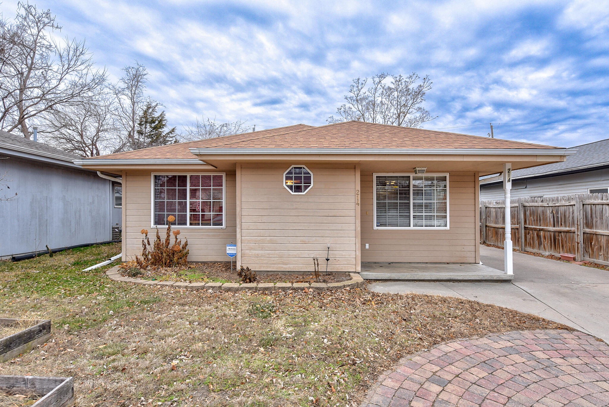 Council Bluffs, Iowa 51501, United States, 3 Bedrooms Bedrooms, ,1 BathroomBathrooms,Residential,Contingent,22207