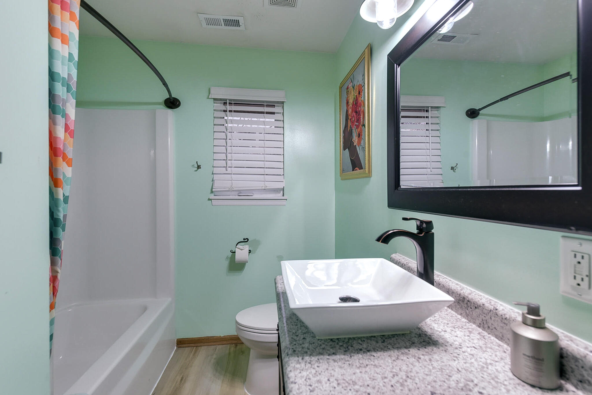 Council Bluffs, Iowa 51501, United States, 3 Bedrooms Bedrooms, ,1 BathroomBathrooms,Residential,Contingent,22207