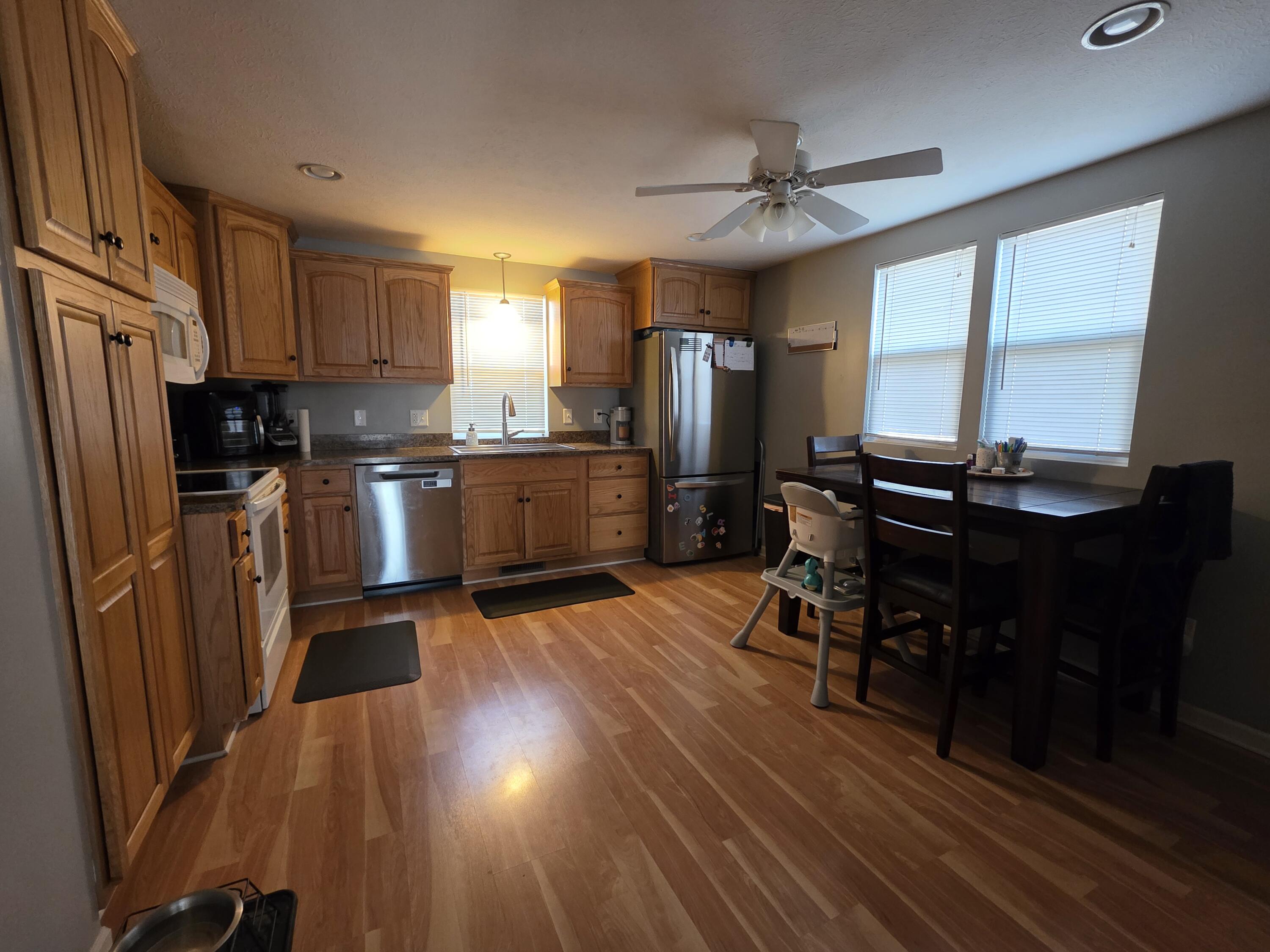 Neola, Iowa 51559, United States, 3 Bedrooms Bedrooms, ,2 BathroomsBathrooms,Residential,Pending,246404