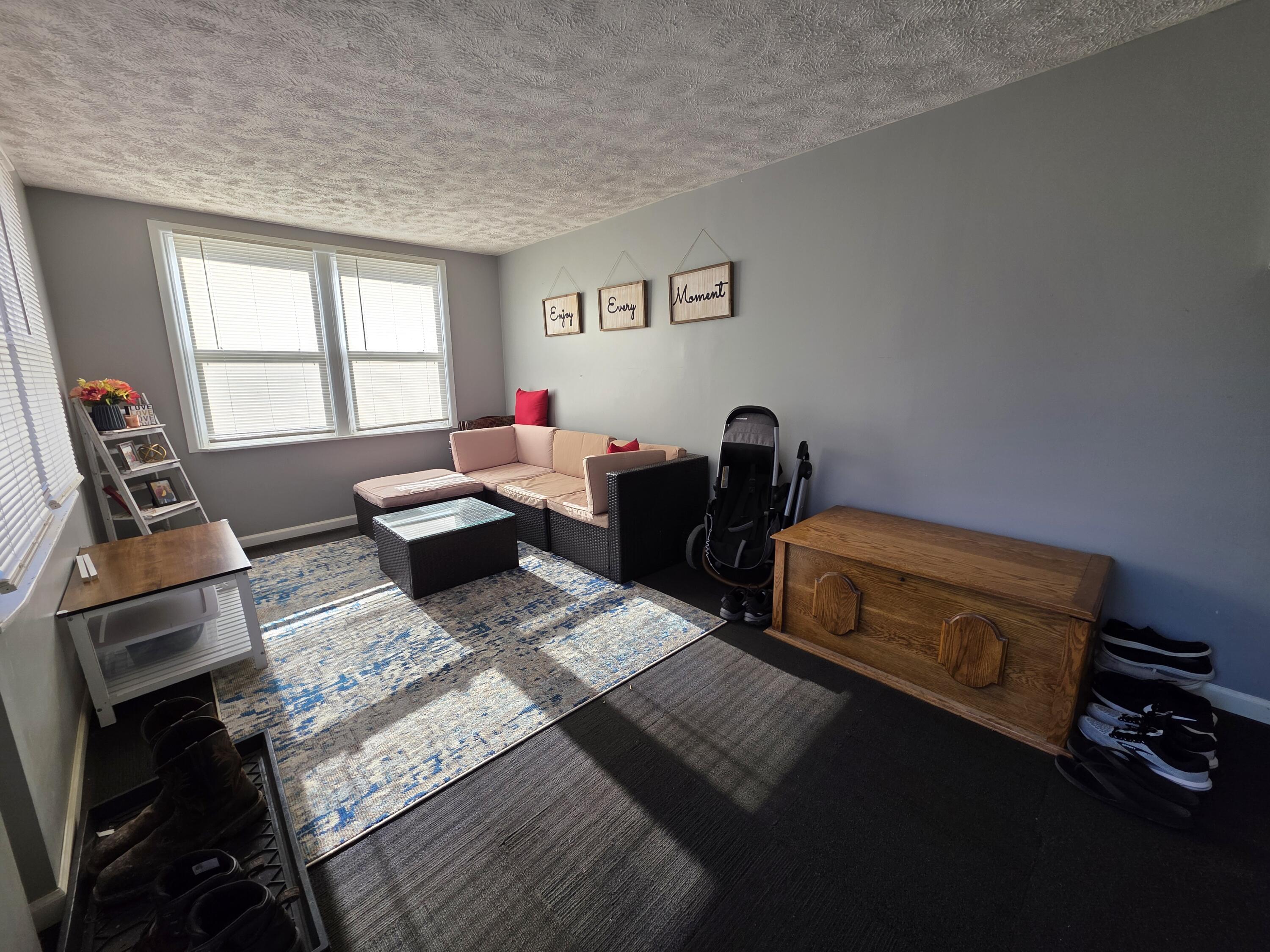 Neola, Iowa 51559, United States, 3 Bedrooms Bedrooms, ,2 BathroomsBathrooms,Residential,Pending,246404