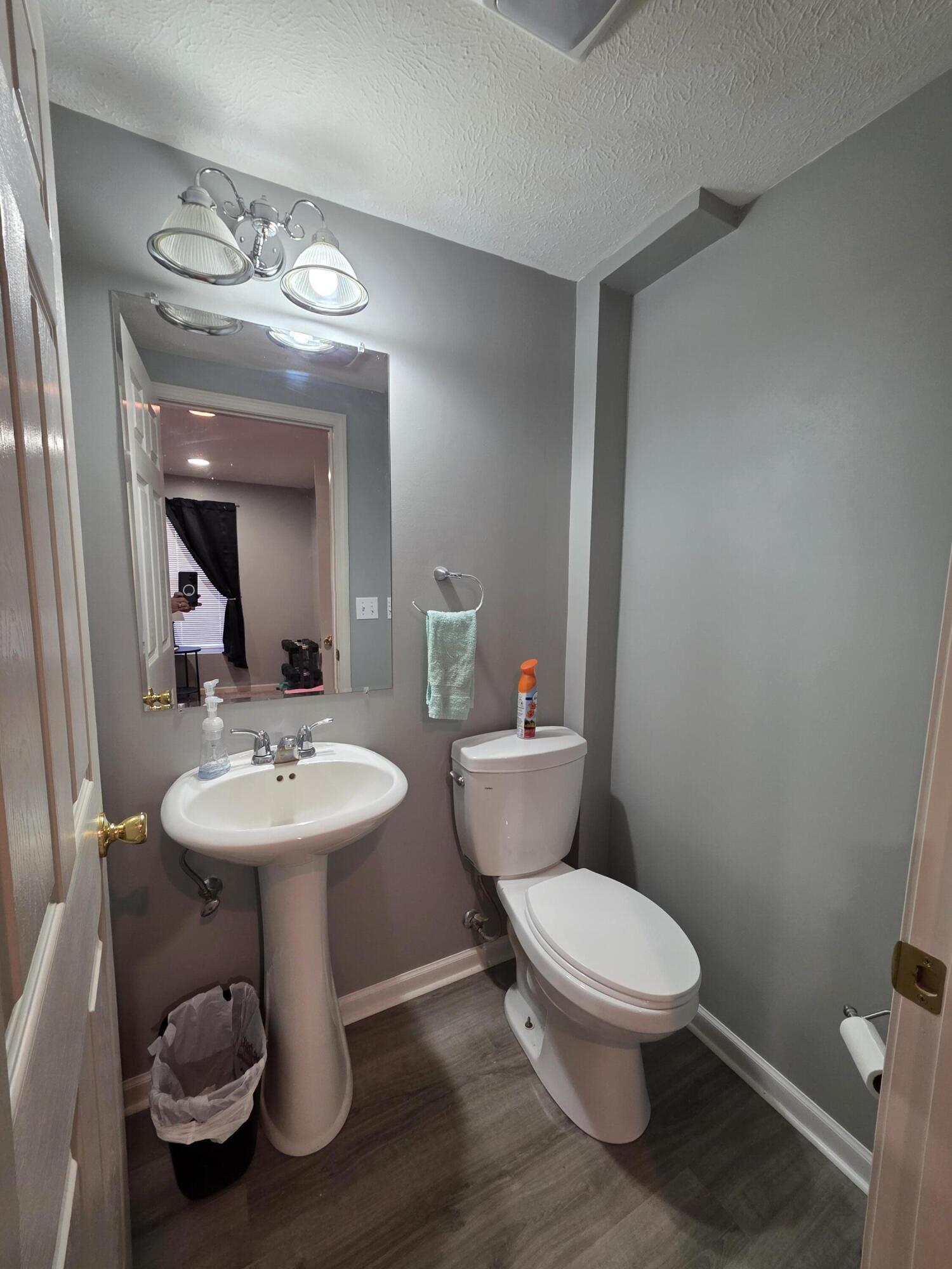 Neola, Iowa 51559, United States, 3 Bedrooms Bedrooms, ,2 BathroomsBathrooms,Residential,Pending,246404