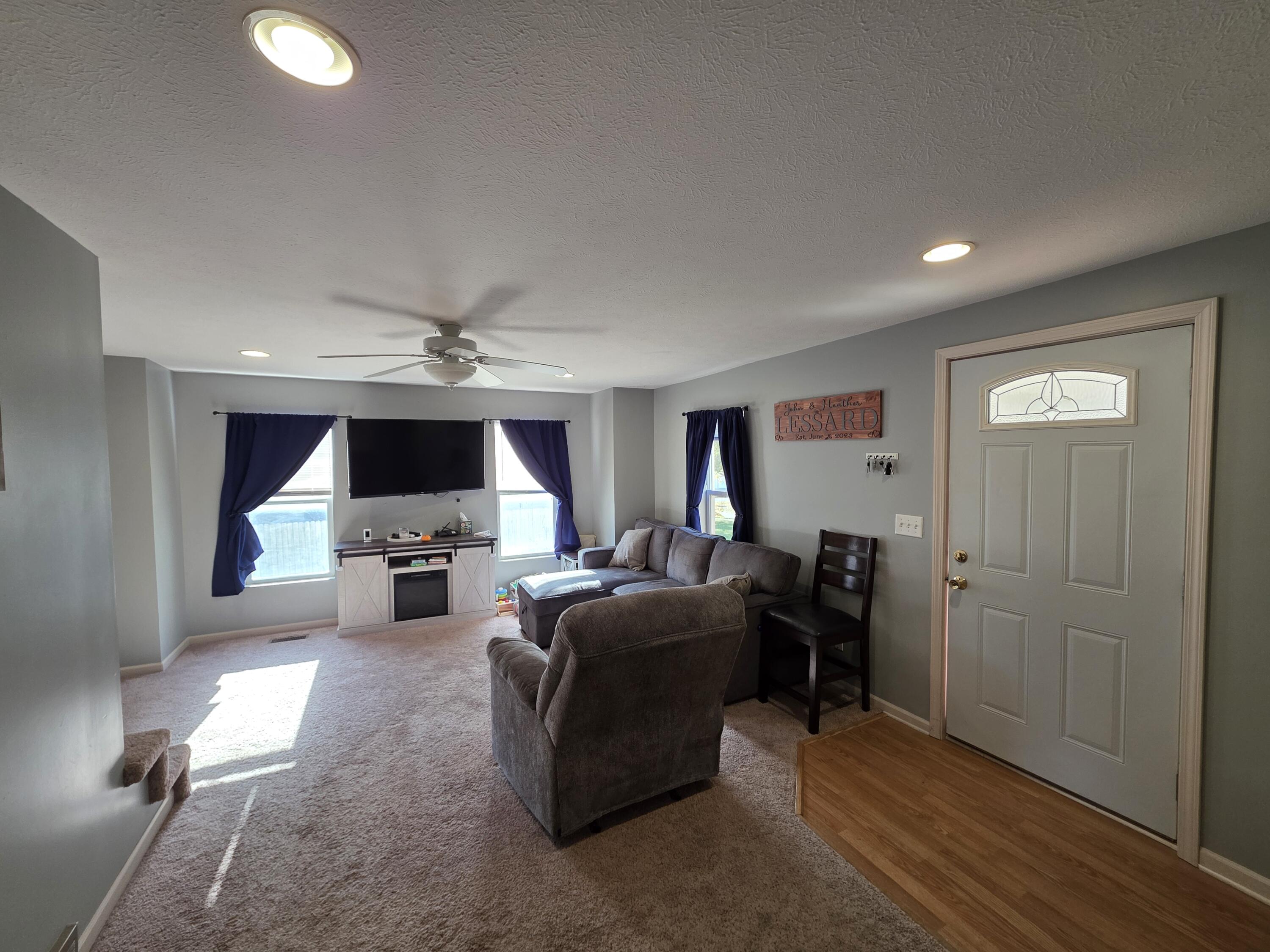 Neola, Iowa 51559, United States, 3 Bedrooms Bedrooms, ,2 BathroomsBathrooms,Residential,Pending,246404