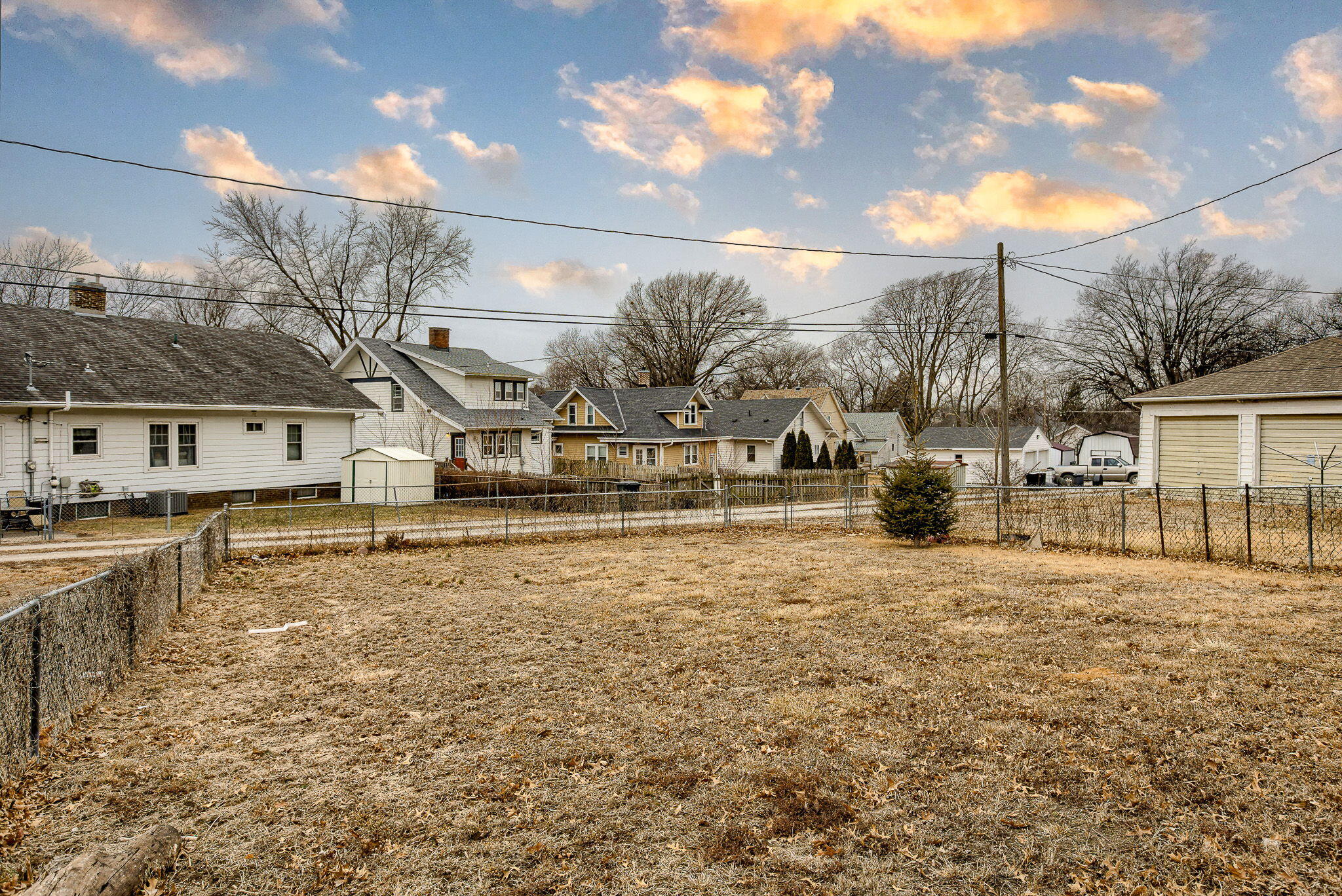 Shenandoah, Iowa 51601, United States, 3 Bedrooms Bedrooms, ,2 BathroomsBathrooms,Residential,Pending,77993