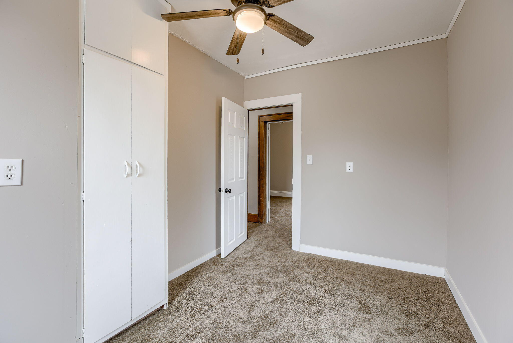 Shenandoah, Iowa 51601, United States, 3 Bedrooms Bedrooms, ,2 BathroomsBathrooms,Residential,Pending,77993