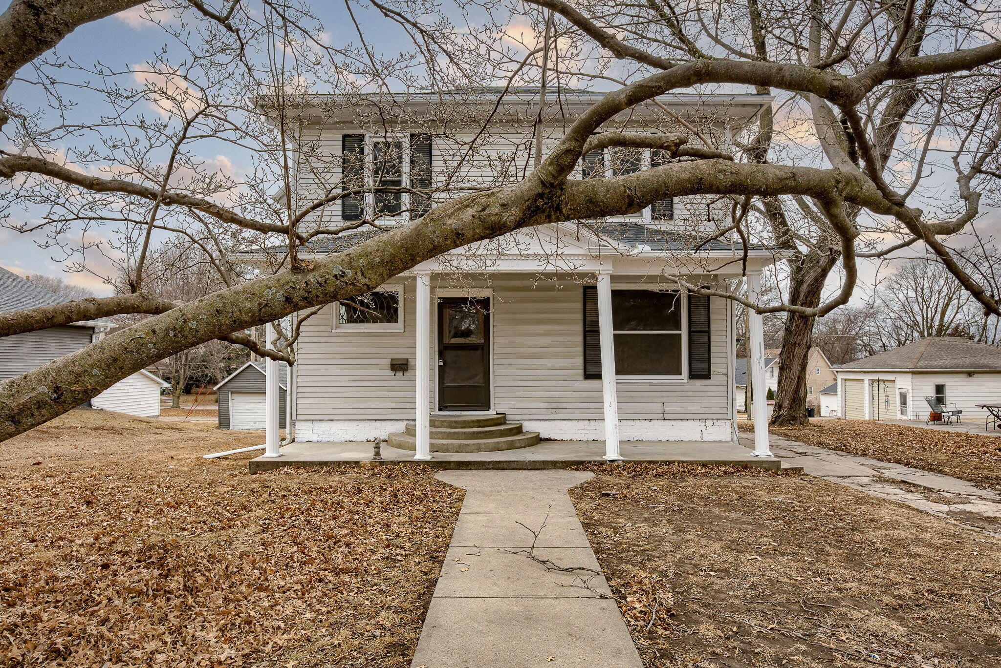 Shenandoah, Iowa 51601, United States, 3 Bedrooms Bedrooms, ,2 BathroomsBathrooms,Residential,Pending,77993