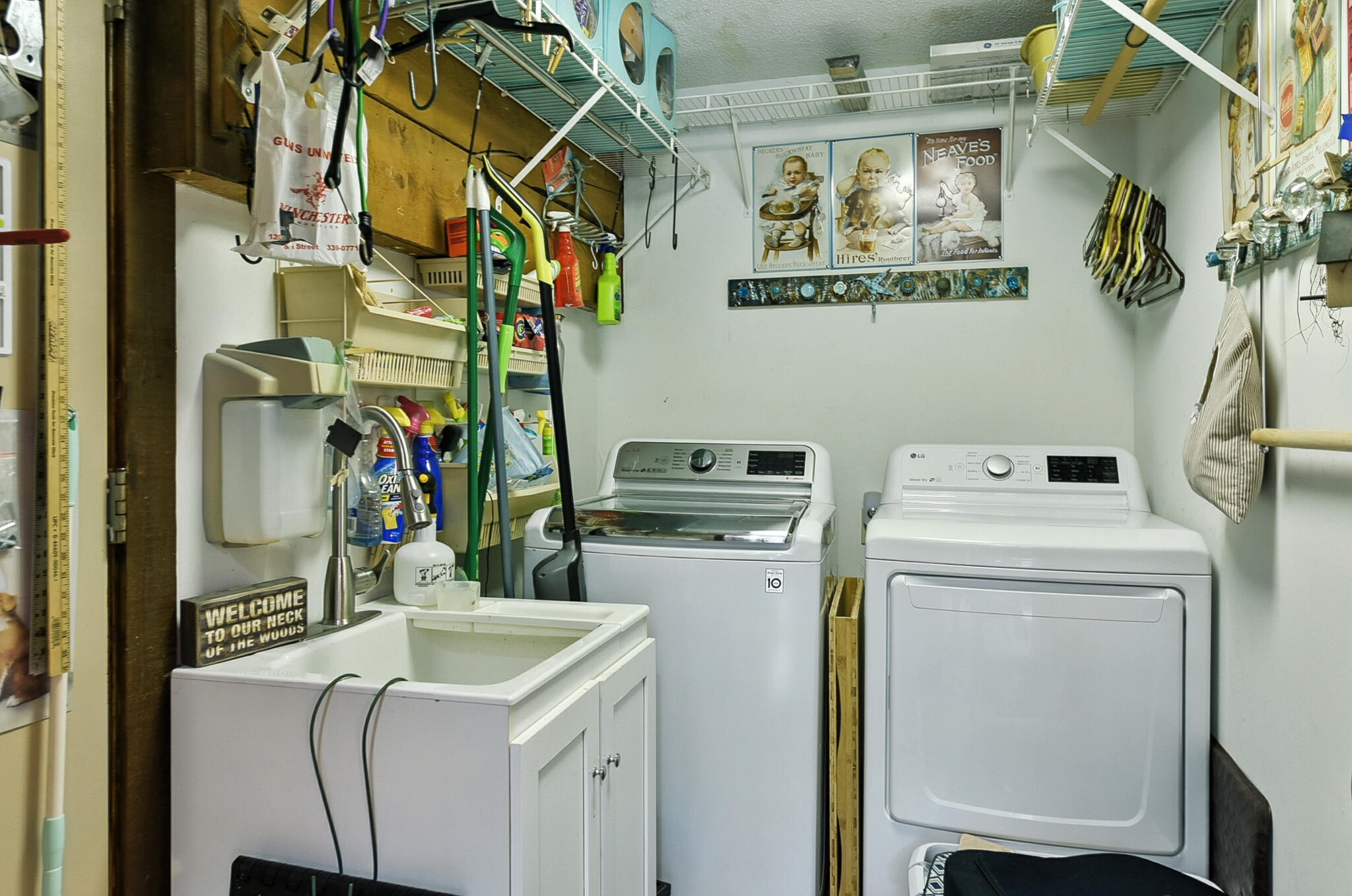 Council Bluffs, Iowa 51503, United States, 3 Bedrooms Bedrooms, ,3 BathroomsBathrooms,Residential,Pending,203248