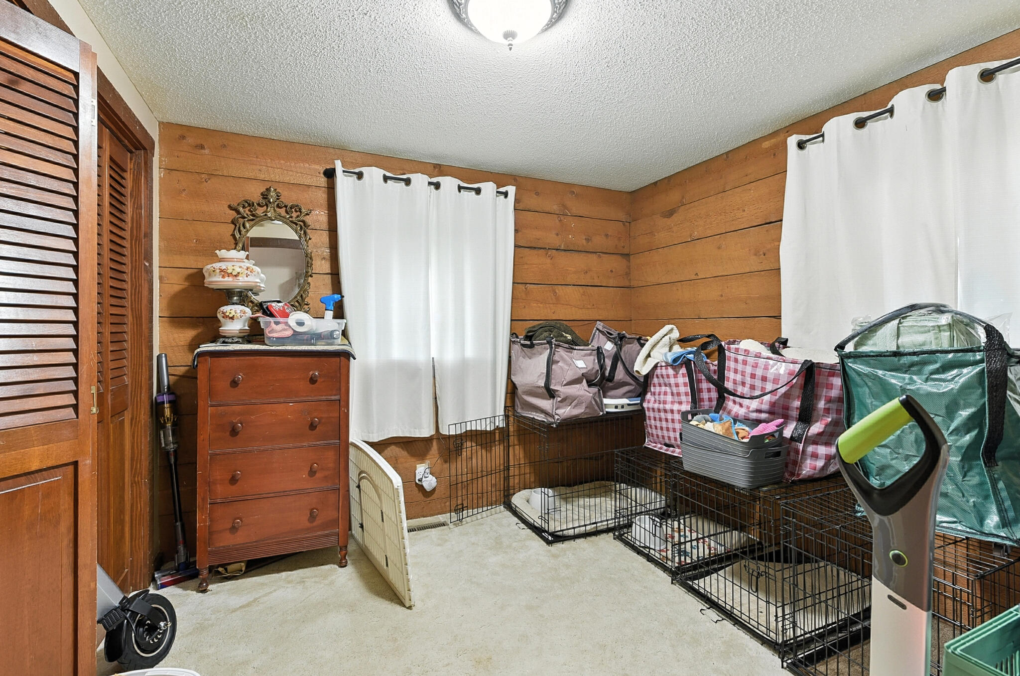 Council Bluffs, Iowa 51503, United States, 3 Bedrooms Bedrooms, ,3 BathroomsBathrooms,Residential,Pending,203248