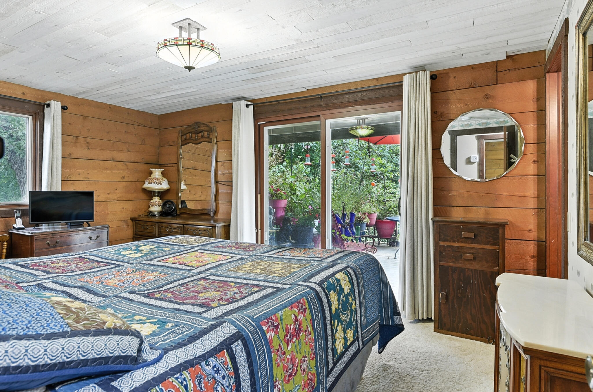 Council Bluffs, Iowa 51503, United States, 3 Bedrooms Bedrooms, ,3 BathroomsBathrooms,Residential,Pending,203248