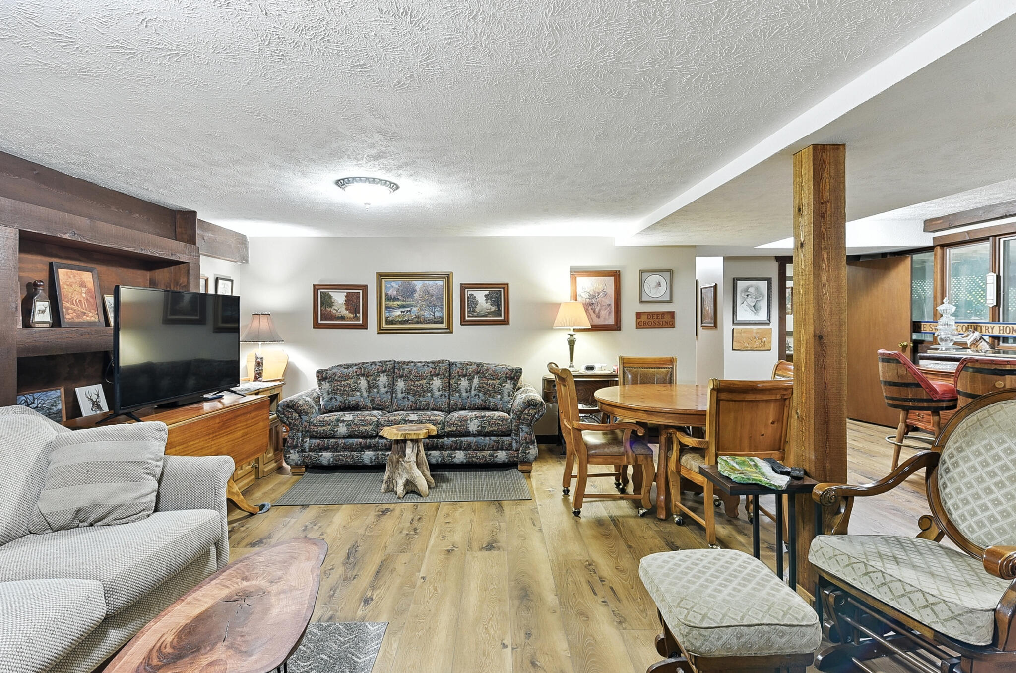 Council Bluffs, Iowa 51503, United States, 3 Bedrooms Bedrooms, ,3 BathroomsBathrooms,Residential,Pending,203248