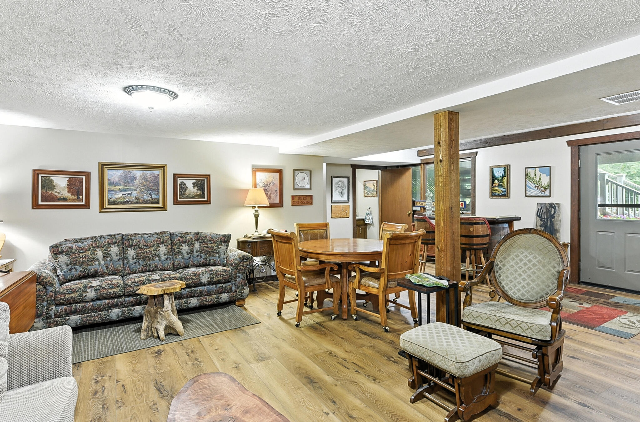 Council Bluffs, Iowa 51503, United States, 3 Bedrooms Bedrooms, ,3 BathroomsBathrooms,Residential,Pending,203248