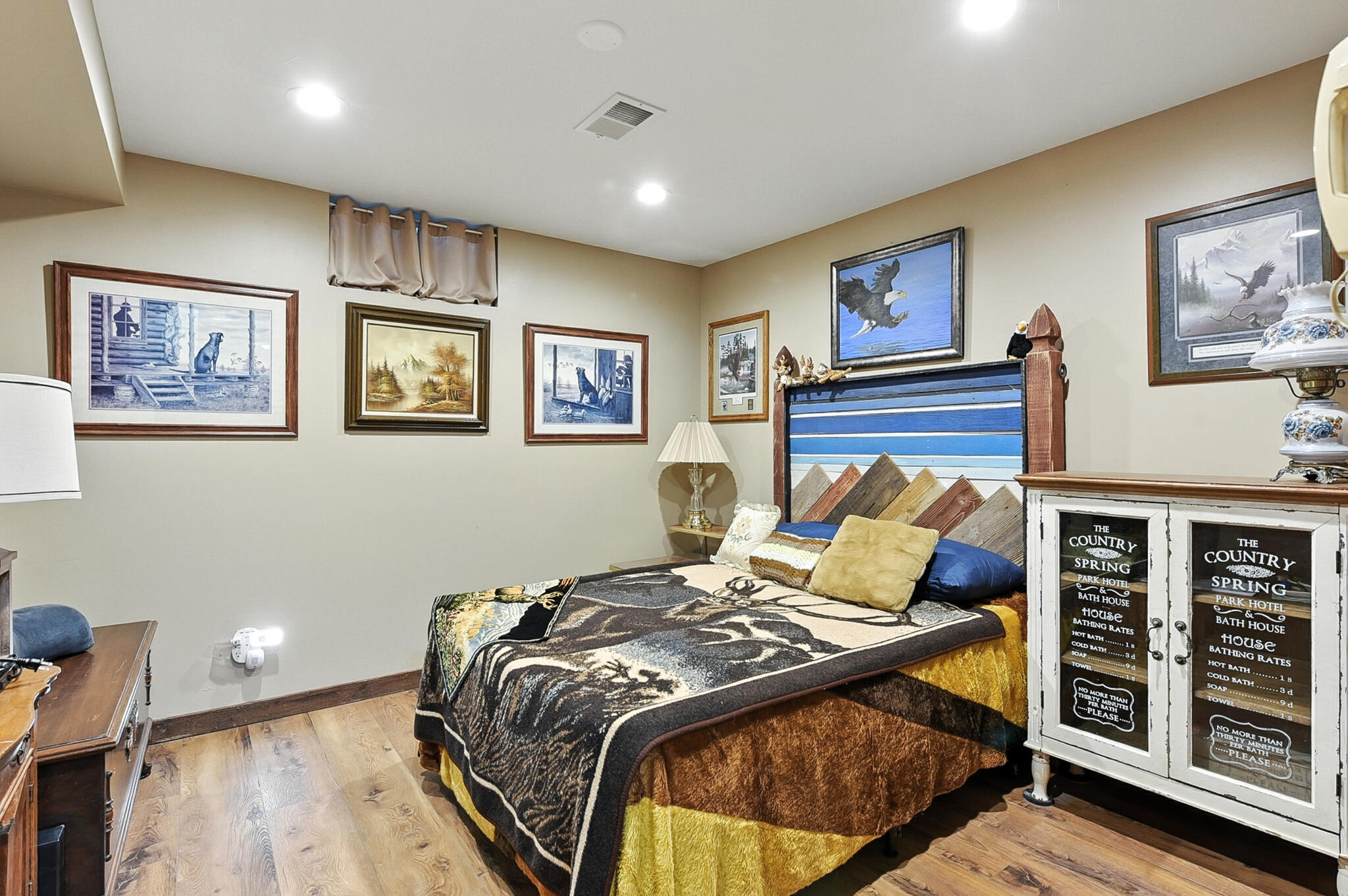 Council Bluffs, Iowa 51503, United States, 3 Bedrooms Bedrooms, ,3 BathroomsBathrooms,Residential,Pending,203248