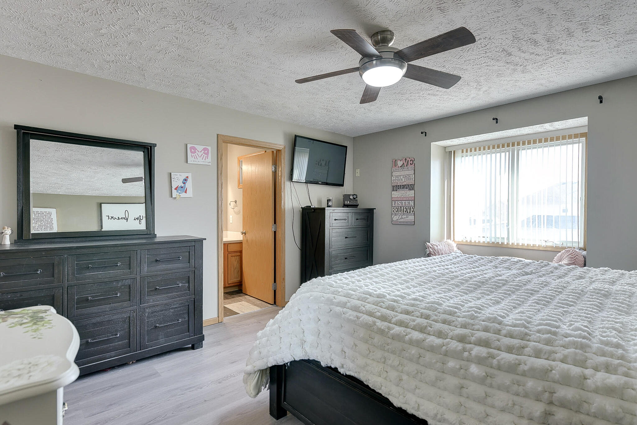 Council Bluffs, Iowa 51501, United States, 3 Bedrooms Bedrooms, ,3 BathroomsBathrooms,Residential,Active,97839