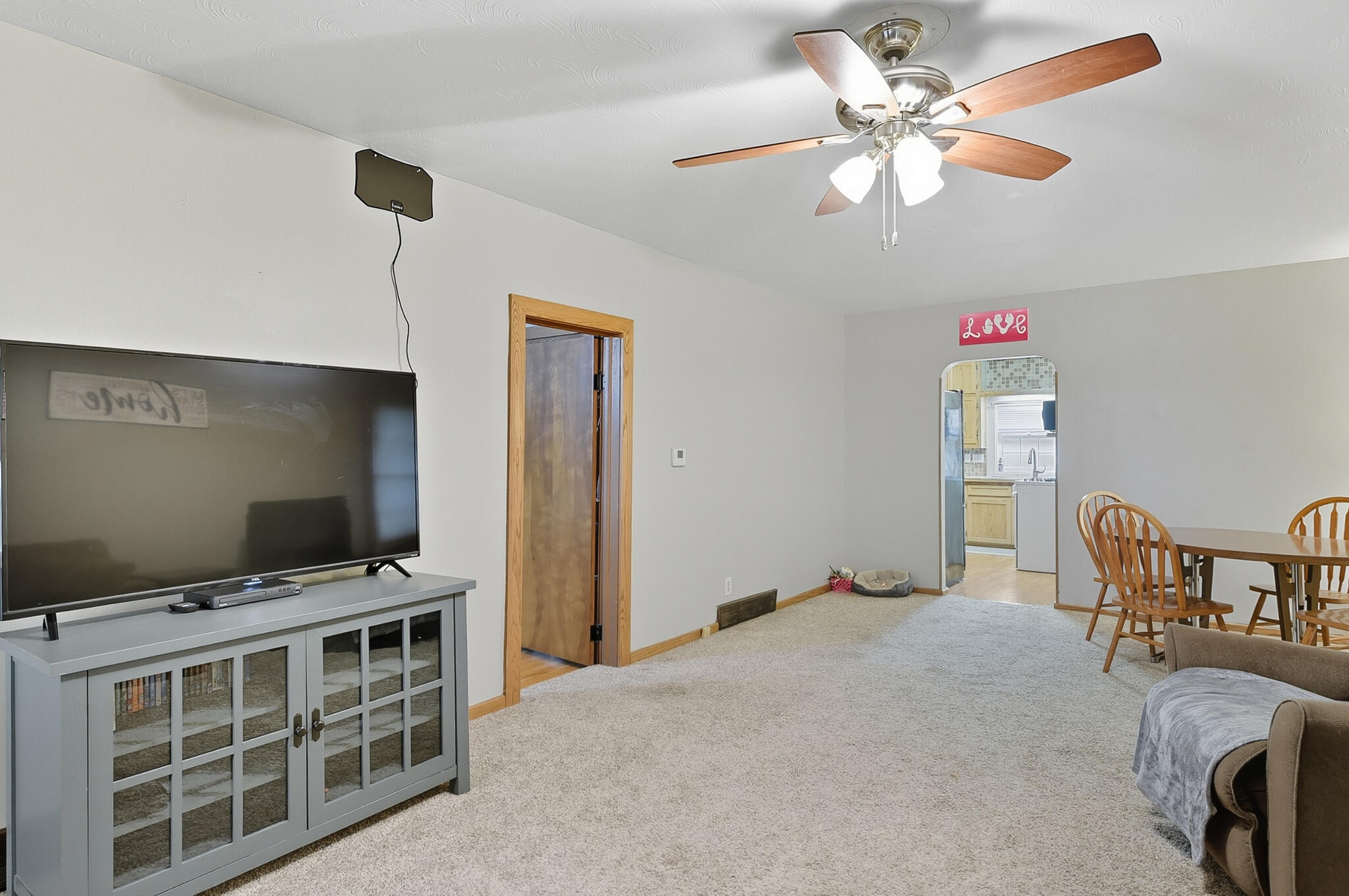 Council Bluffs, Iowa 51501, United States, 2 Bedrooms Bedrooms, ,1 BathroomBathrooms,Residential,Contingent,212733