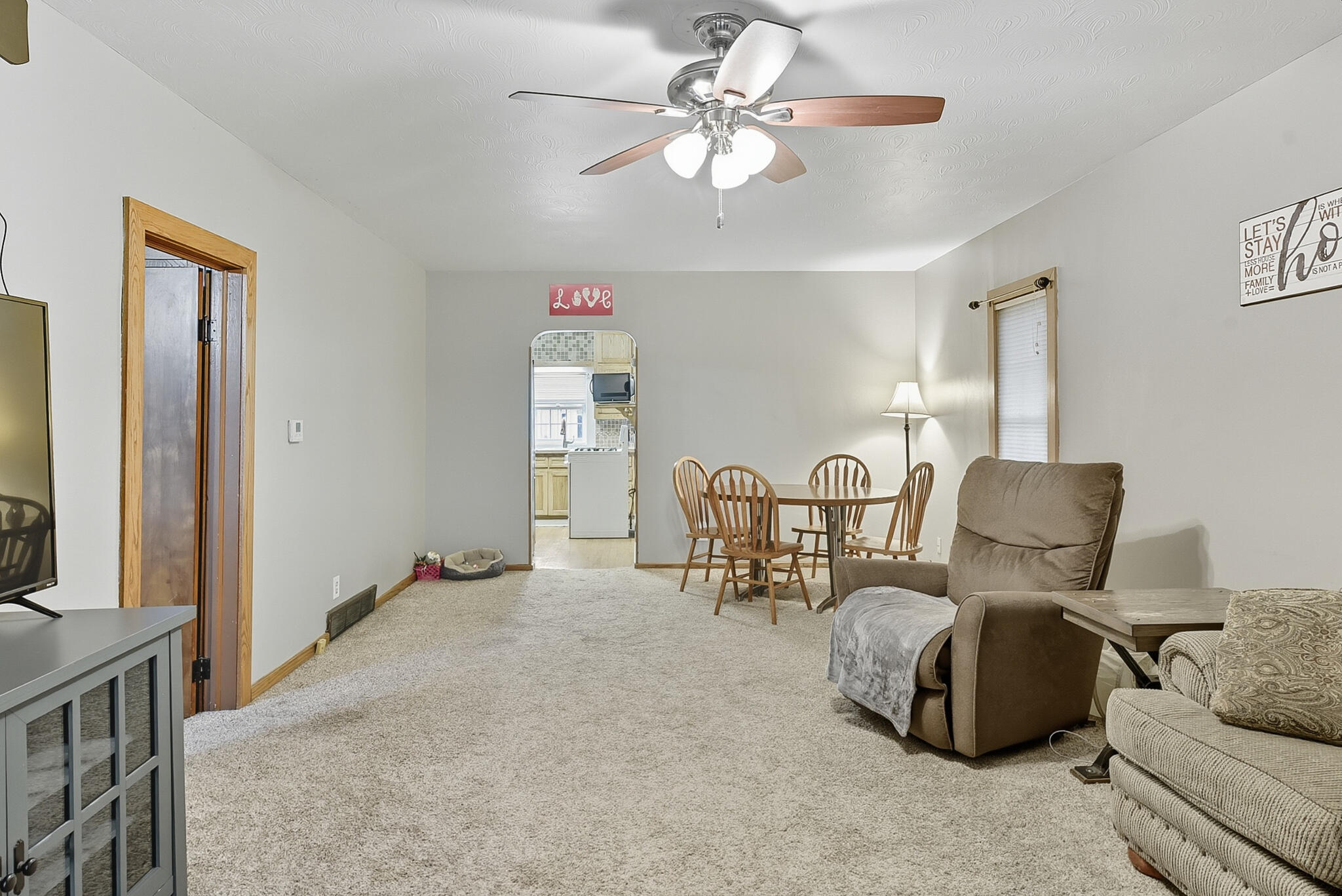 Council Bluffs, Iowa 51501, United States, 2 Bedrooms Bedrooms, ,1 BathroomBathrooms,Residential,Contingent,212733