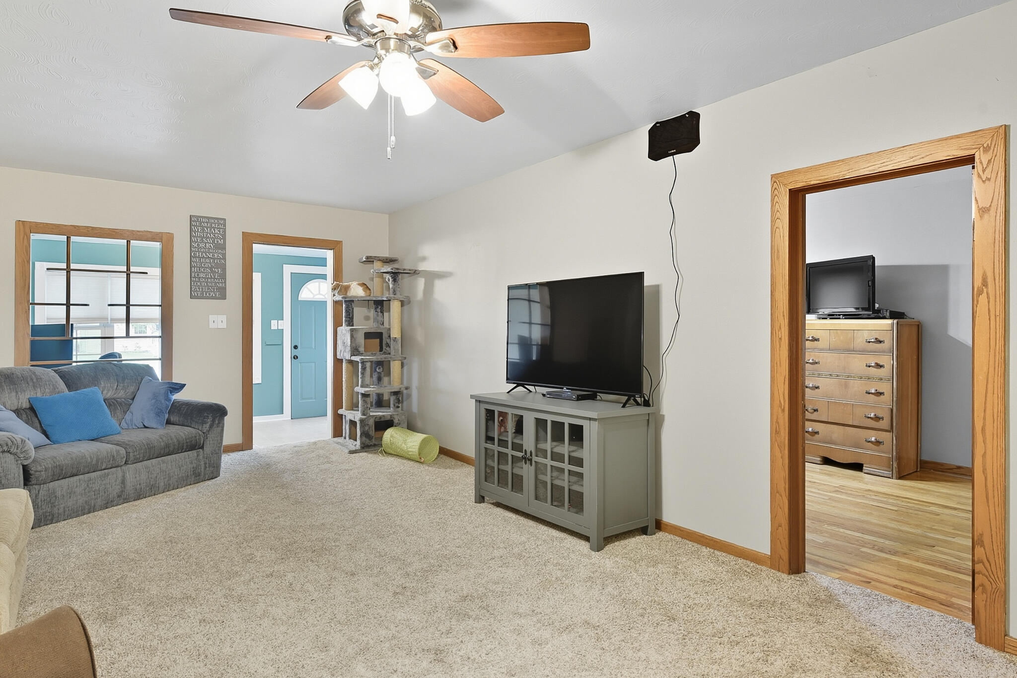 Council Bluffs, Iowa 51501, United States, 2 Bedrooms Bedrooms, ,1 BathroomBathrooms,Residential,Contingent,212733