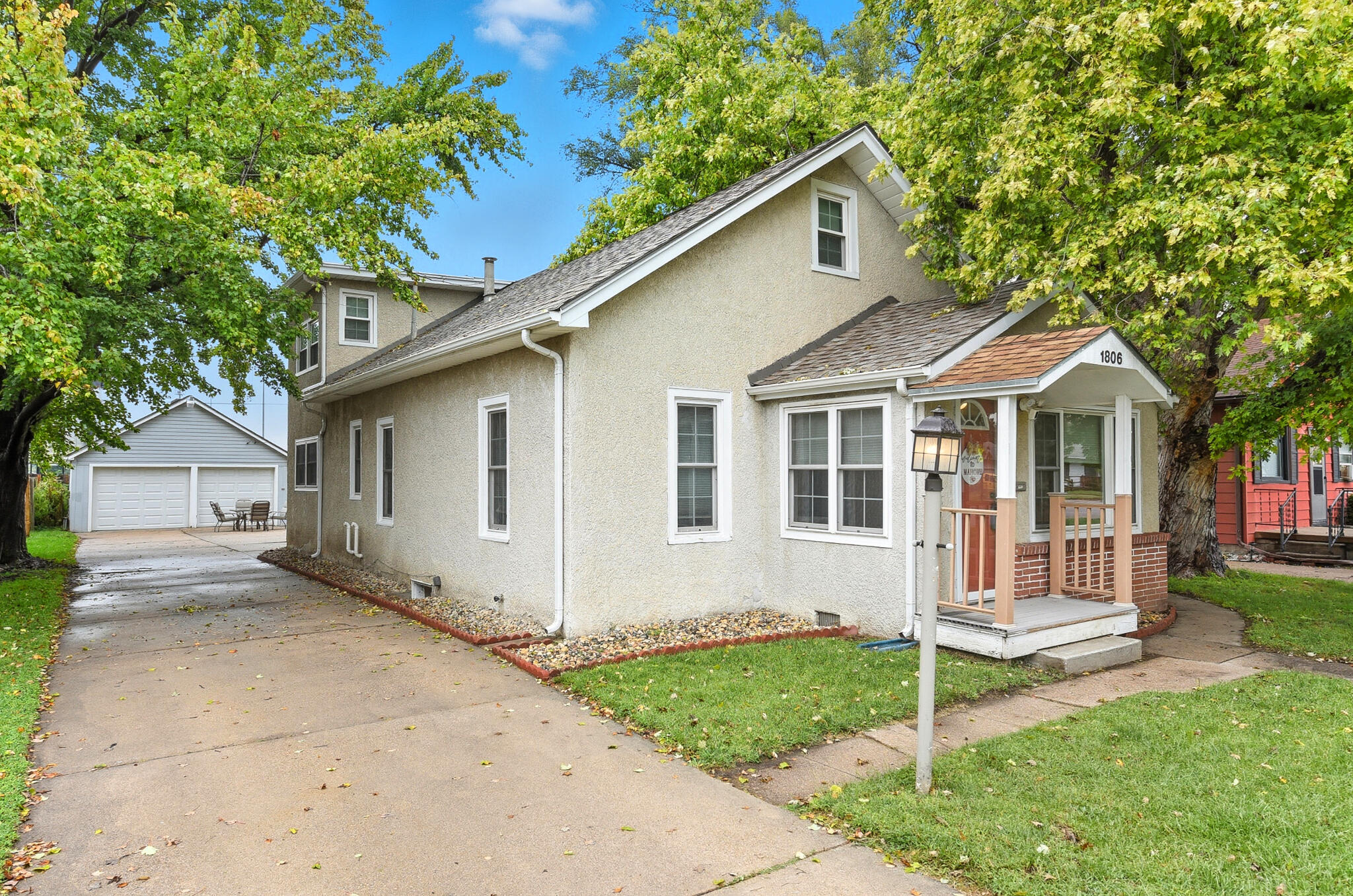 Council Bluffs, Iowa 51501, United States, 2 Bedrooms Bedrooms, ,1 BathroomBathrooms,Residential,Contingent,212733