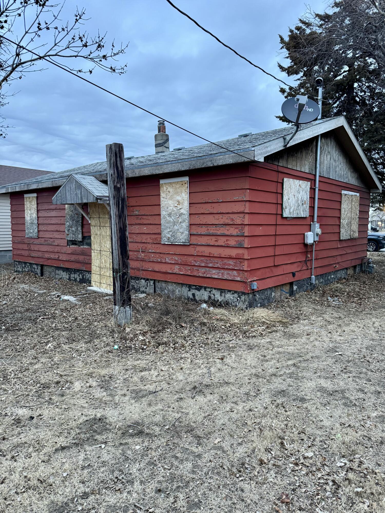 Council Bluffs, Iowa 51501, United States, 2 Bedrooms Bedrooms, ,1 BathroomBathrooms,Residential,Pending,5760