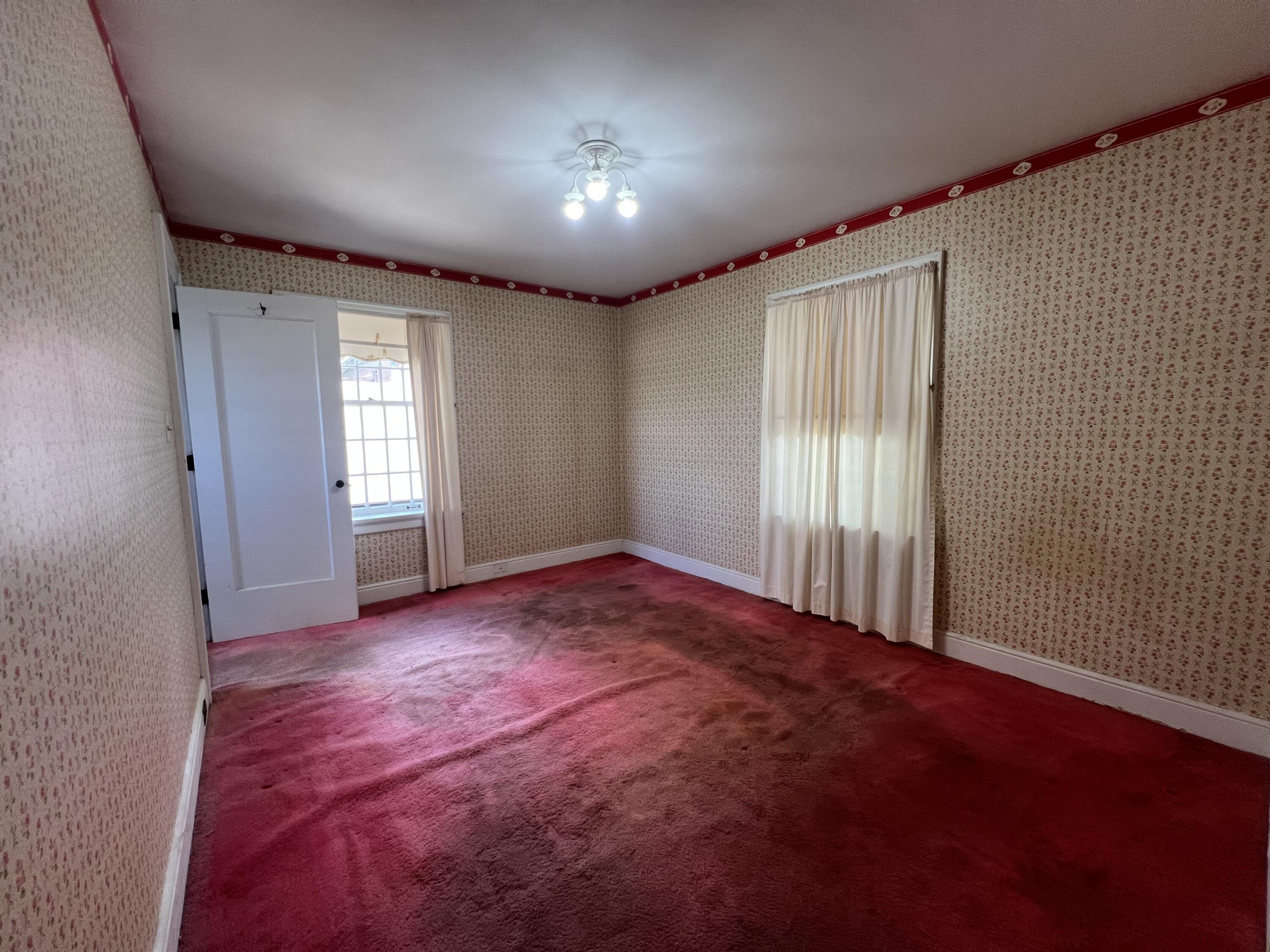 Council Bluffs, Iowa 51503, United States, 5 Bedrooms Bedrooms, ,2 BathroomsBathrooms,Residential,Pending,136428