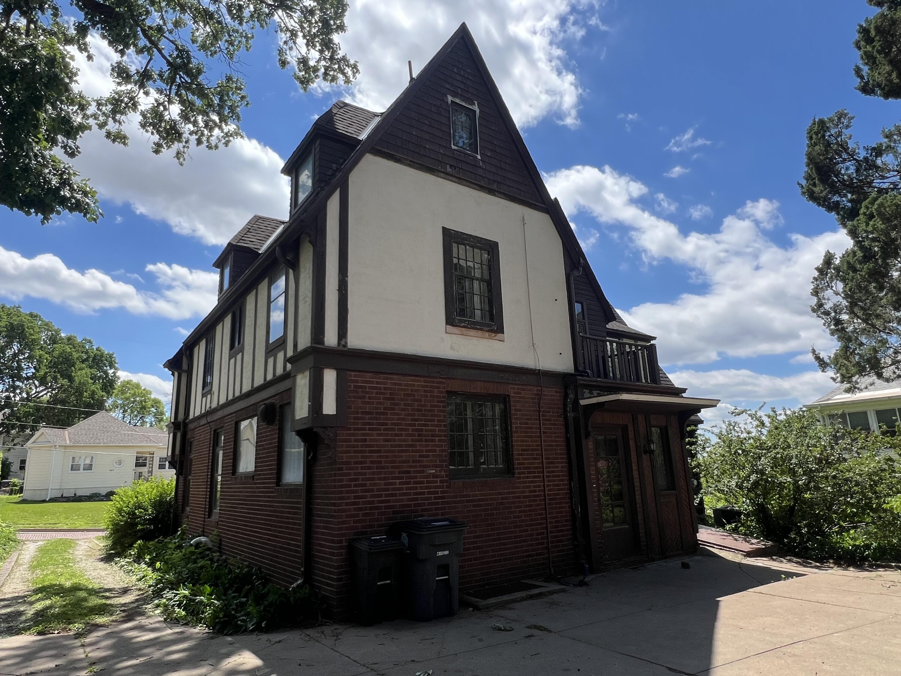 Council Bluffs, Iowa 51503, United States, 5 Bedrooms Bedrooms, ,2 BathroomsBathrooms,Residential,Pending,136428