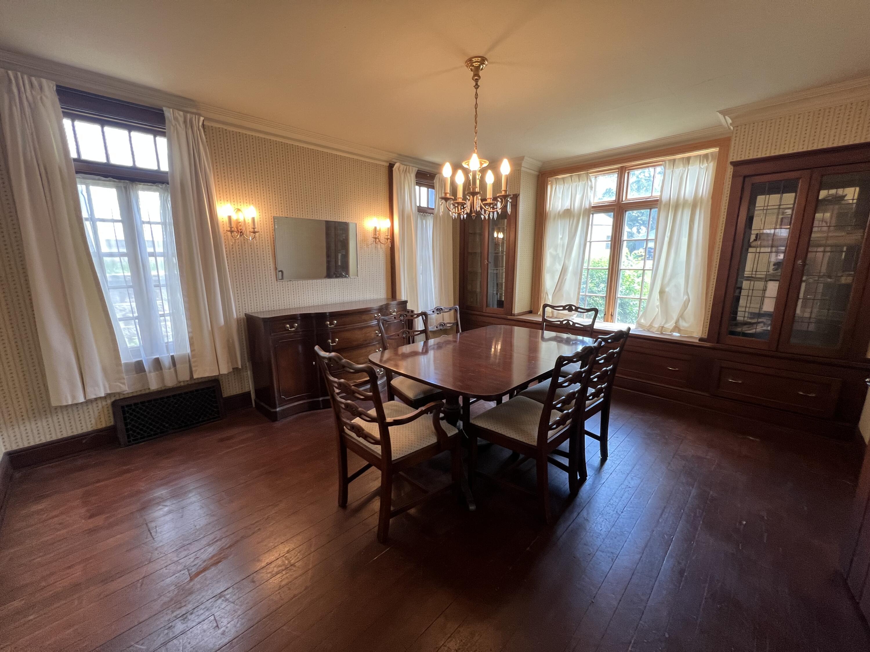 Council Bluffs, Iowa 51503, United States, 5 Bedrooms Bedrooms, ,2 BathroomsBathrooms,Residential,Pending,136428