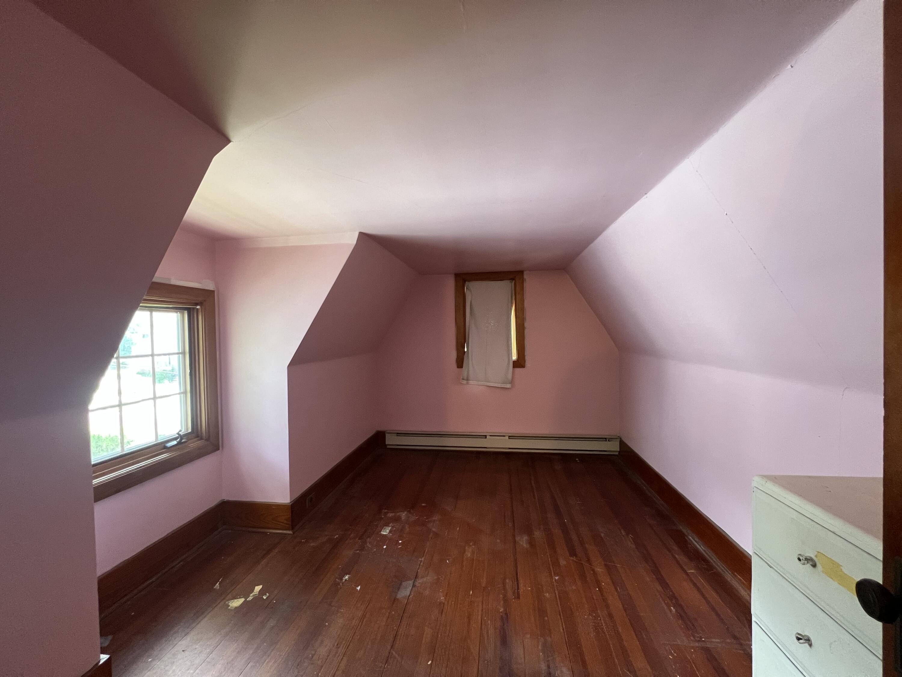 Council Bluffs, Iowa 51503, United States, 5 Bedrooms Bedrooms, ,2 BathroomsBathrooms,Residential,Pending,136428