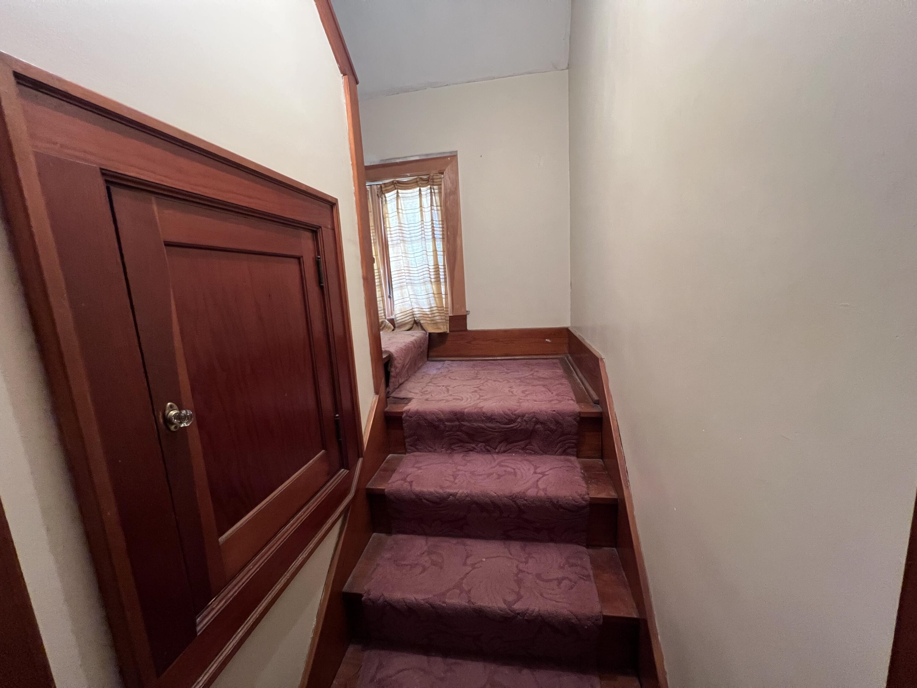 Council Bluffs, Iowa 51503, United States, 5 Bedrooms Bedrooms, ,2 BathroomsBathrooms,Residential,Pending,136428