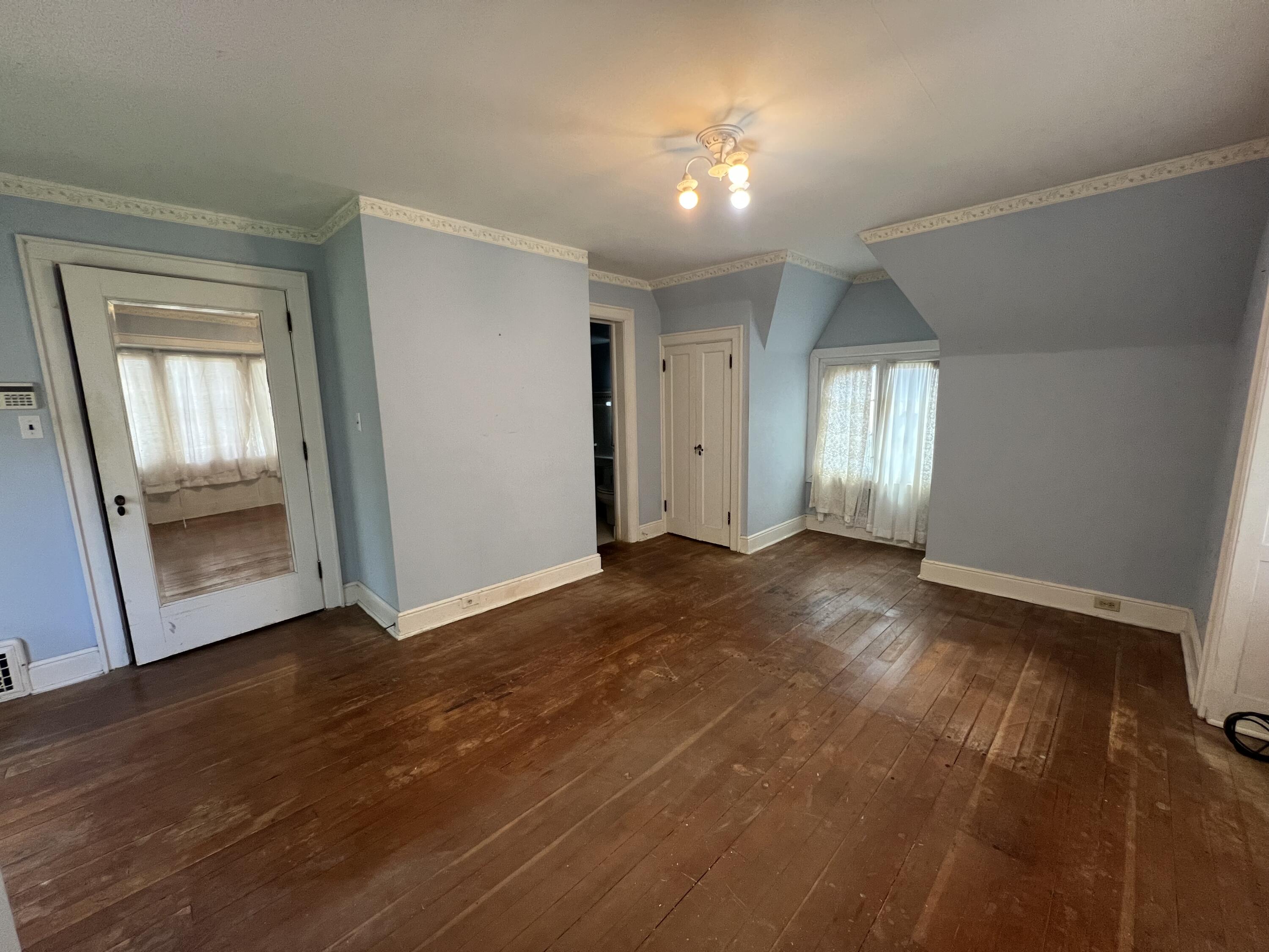 Council Bluffs, Iowa 51503, United States, 5 Bedrooms Bedrooms, ,2 BathroomsBathrooms,Residential,Pending,136428