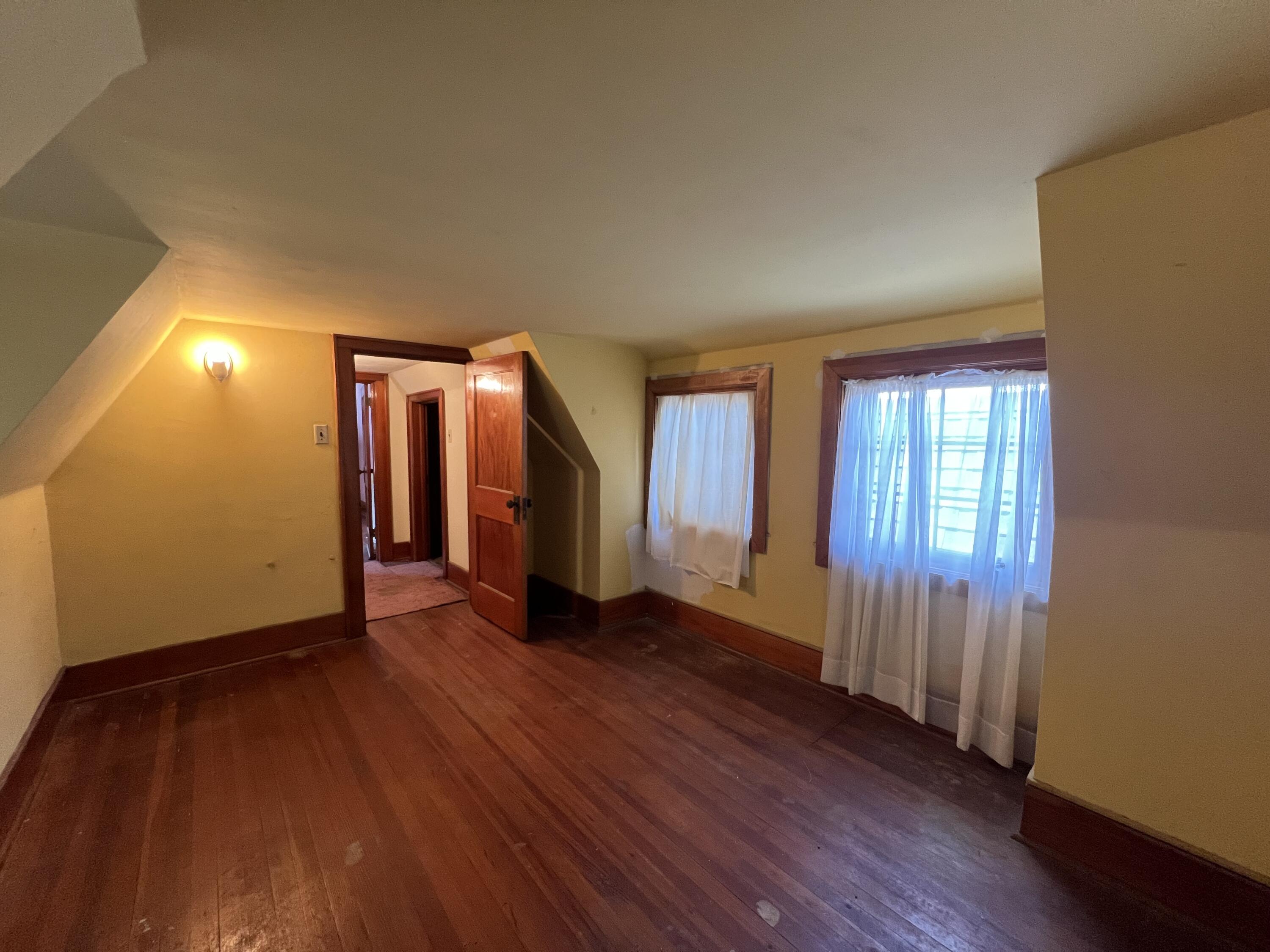 Council Bluffs, Iowa 51503, United States, 5 Bedrooms Bedrooms, ,2 BathroomsBathrooms,Residential,Pending,136428