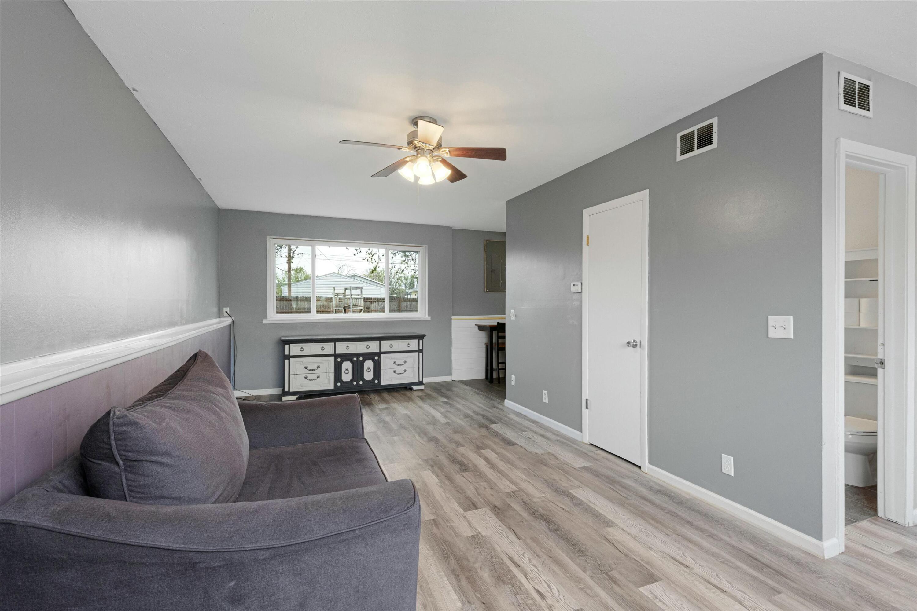 Council Bluffs, Iowa 51501, United States, 3 Bedrooms Bedrooms, ,2 BathroomsBathrooms,Residential,Contingent,116874