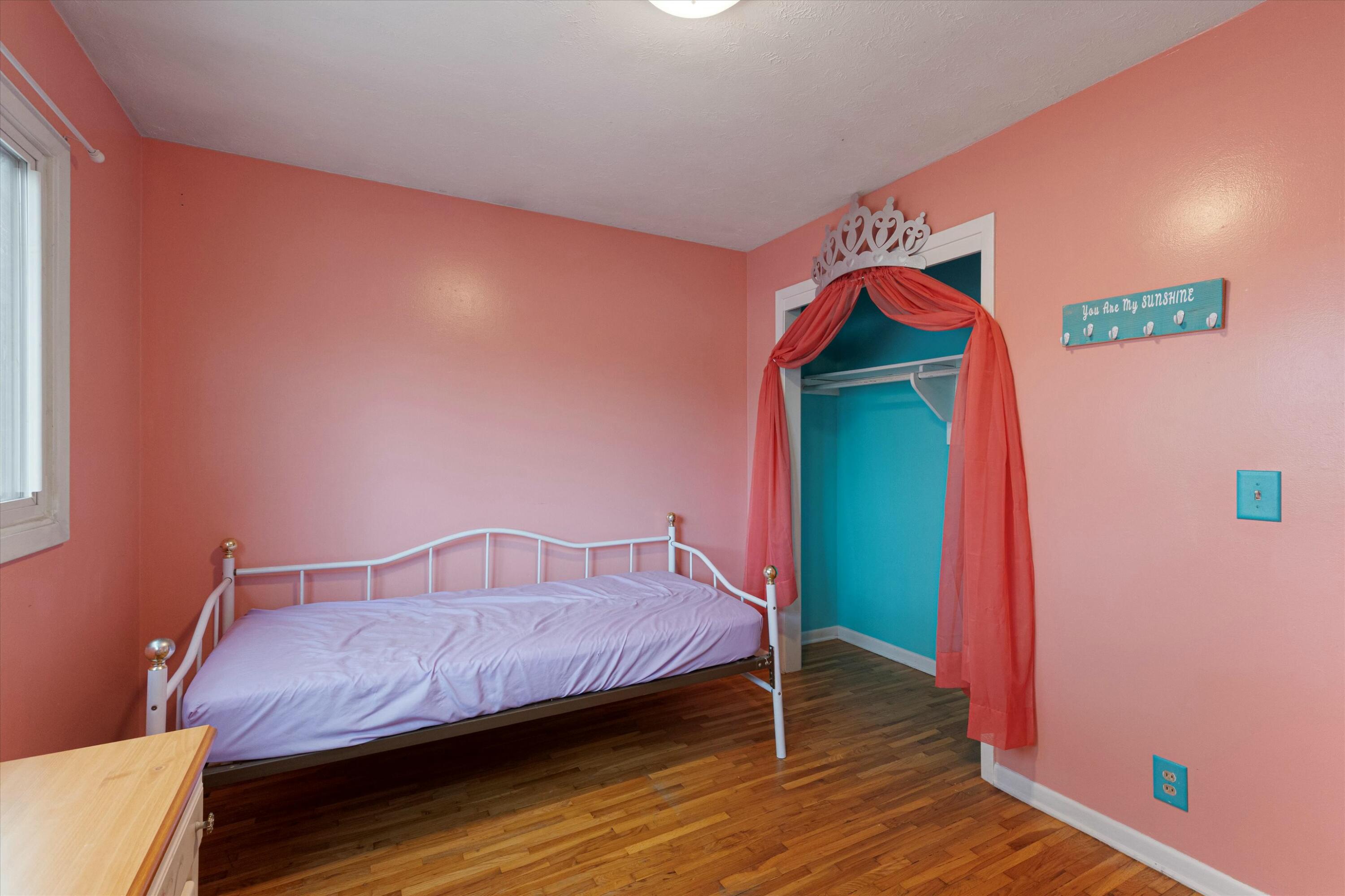 Council Bluffs, Iowa 51501, United States, 3 Bedrooms Bedrooms, ,2 BathroomsBathrooms,Residential,Contingent,116874