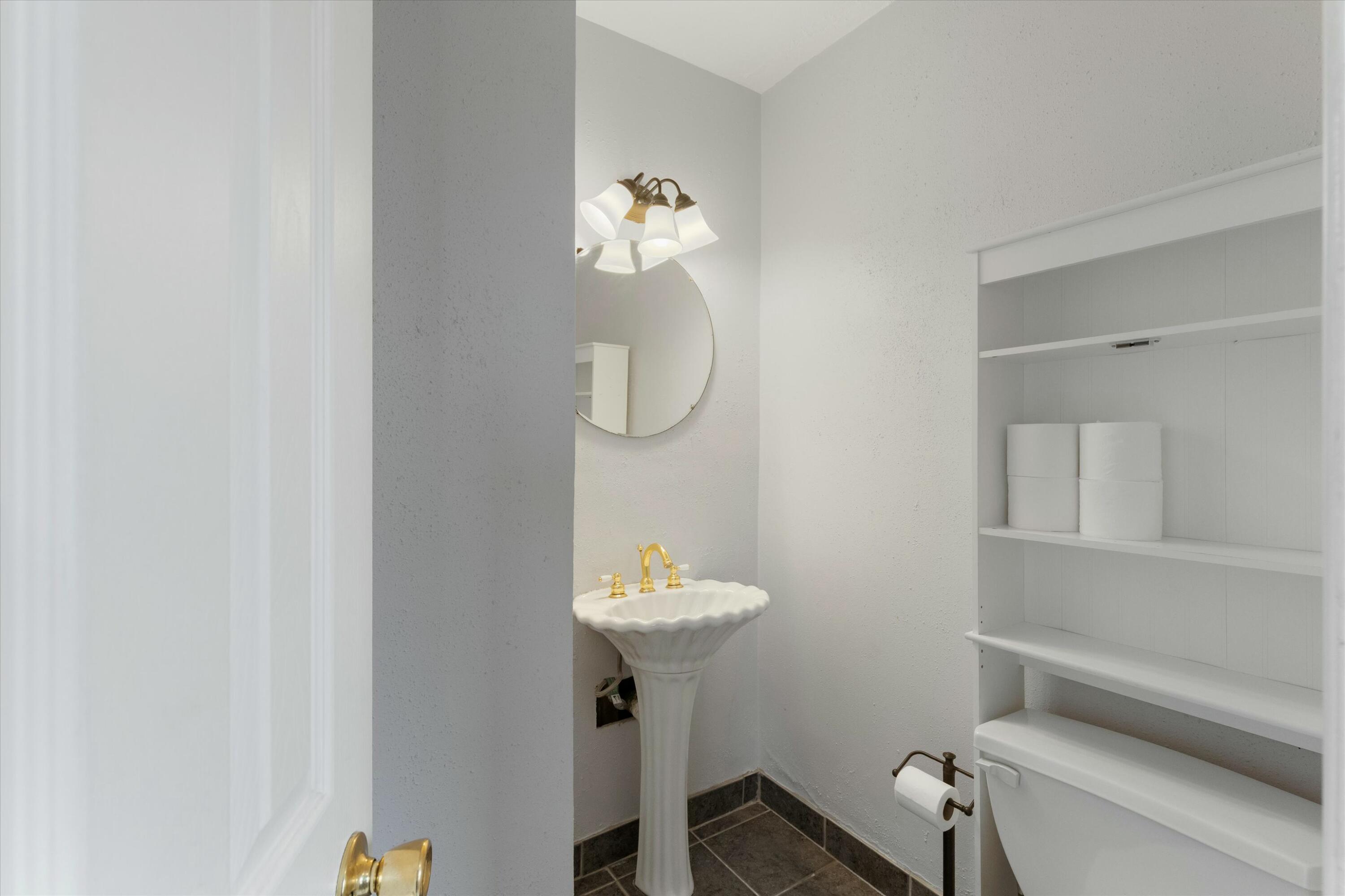 Council Bluffs, Iowa 51501, United States, 3 Bedrooms Bedrooms, ,2 BathroomsBathrooms,Residential,Contingent,116874