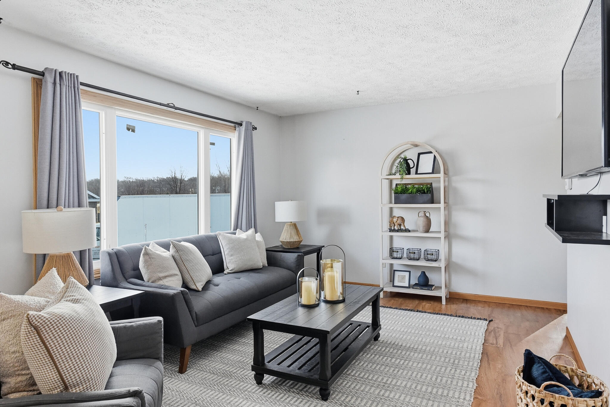 Council Bluffs, Iowa 51503, United States, 4 Bedrooms Bedrooms, ,2 BathroomsBathrooms,Residential,Contingent,253692