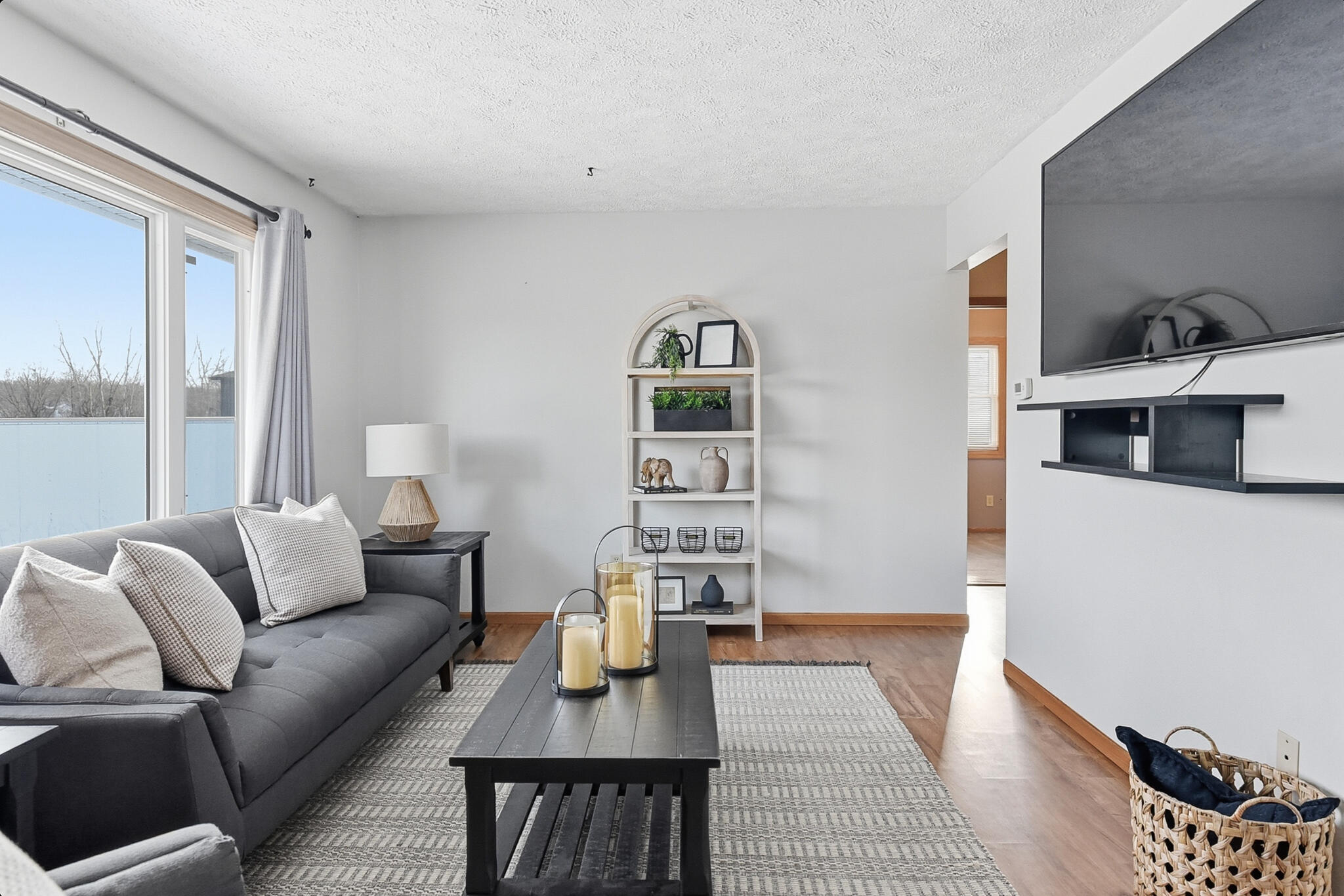 Council Bluffs, Iowa 51503, United States, 4 Bedrooms Bedrooms, ,2 BathroomsBathrooms,Residential,Contingent,253692