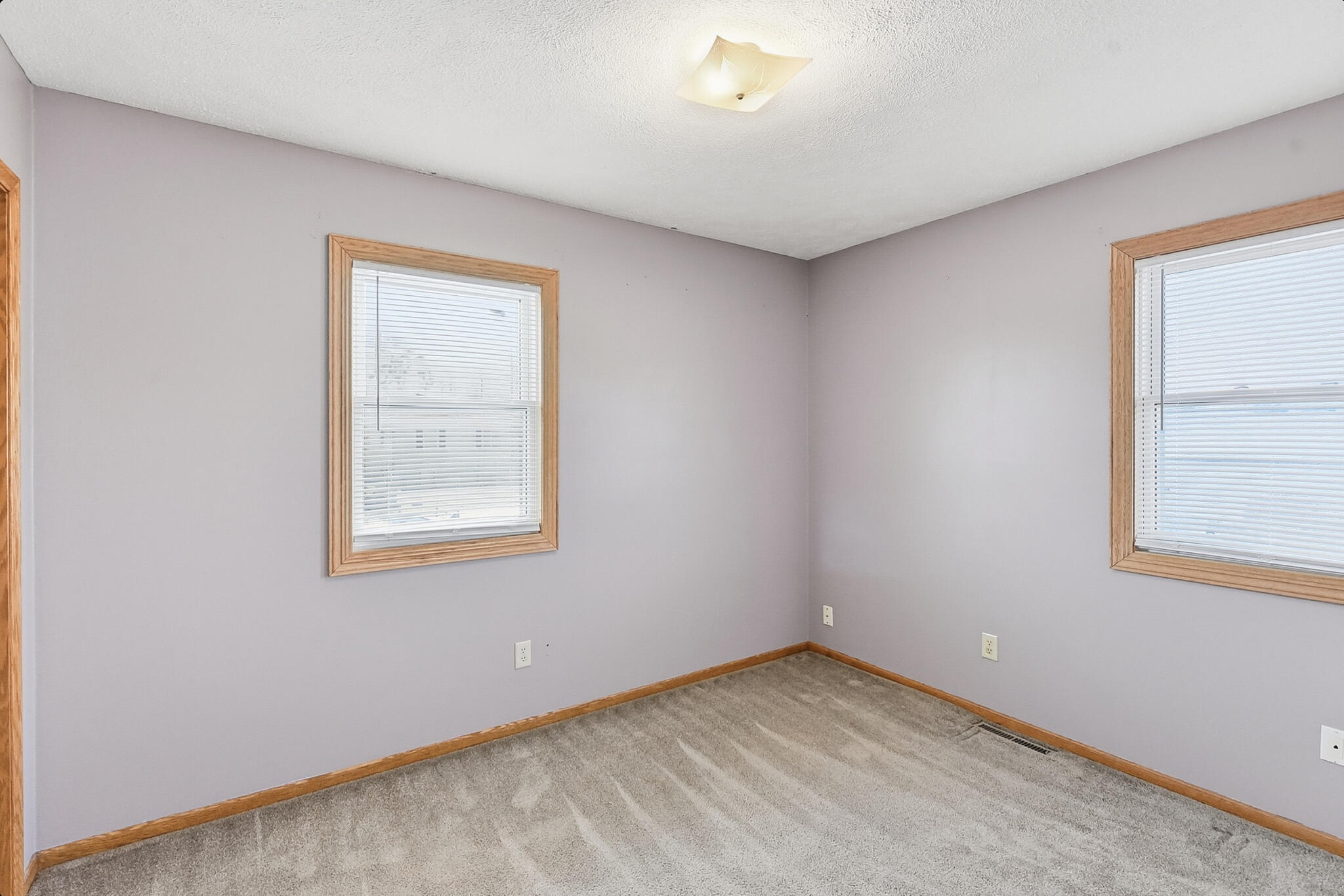 Council Bluffs, Iowa 51503, United States, 4 Bedrooms Bedrooms, ,2 BathroomsBathrooms,Residential,Contingent,253692