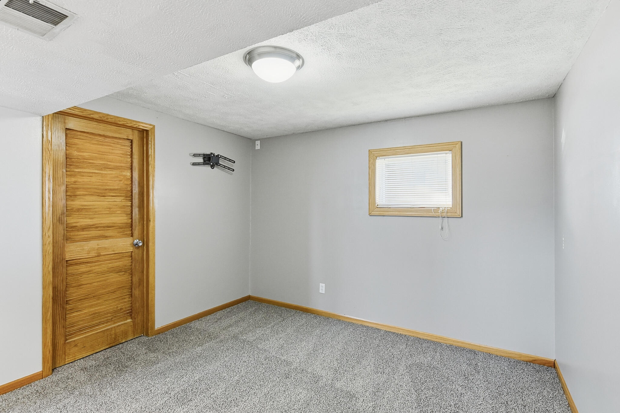 Council Bluffs, Iowa 51503, United States, 4 Bedrooms Bedrooms, ,2 BathroomsBathrooms,Residential,Contingent,253692