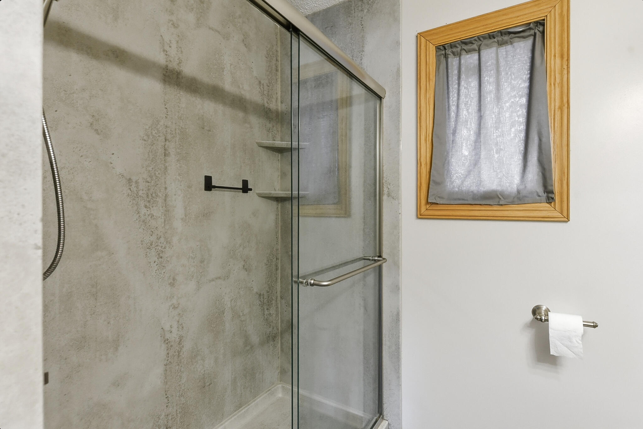 Council Bluffs, Iowa 51503, United States, 4 Bedrooms Bedrooms, ,2 BathroomsBathrooms,Residential,Contingent,253692