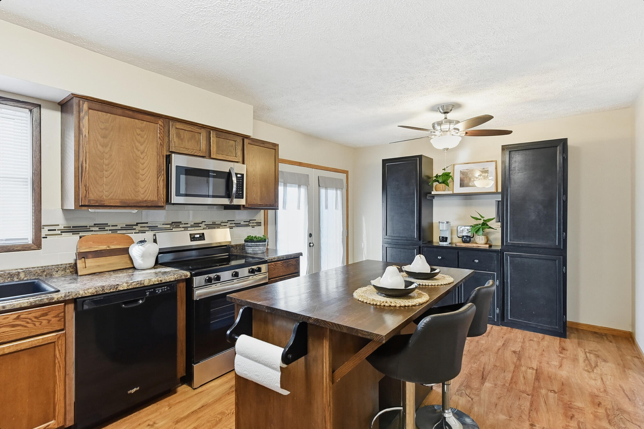 Council Bluffs, Iowa 51503, United States, 4 Bedrooms Bedrooms, ,2 BathroomsBathrooms,Residential,Contingent,253692