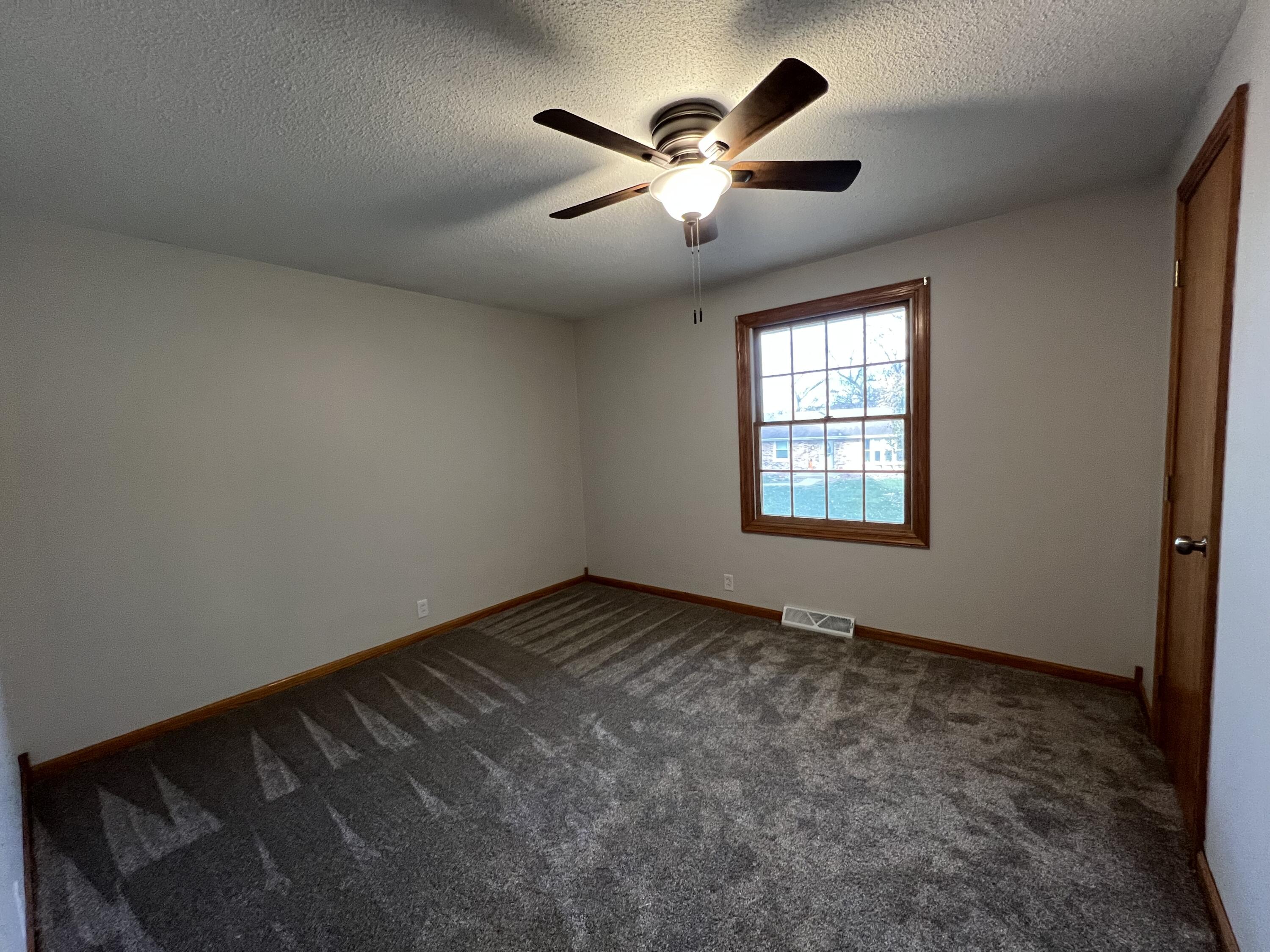 Council Bluffs, Iowa 51503, United States, 3 Bedrooms Bedrooms, ,3 BathroomsBathrooms,Residential,Active,241461