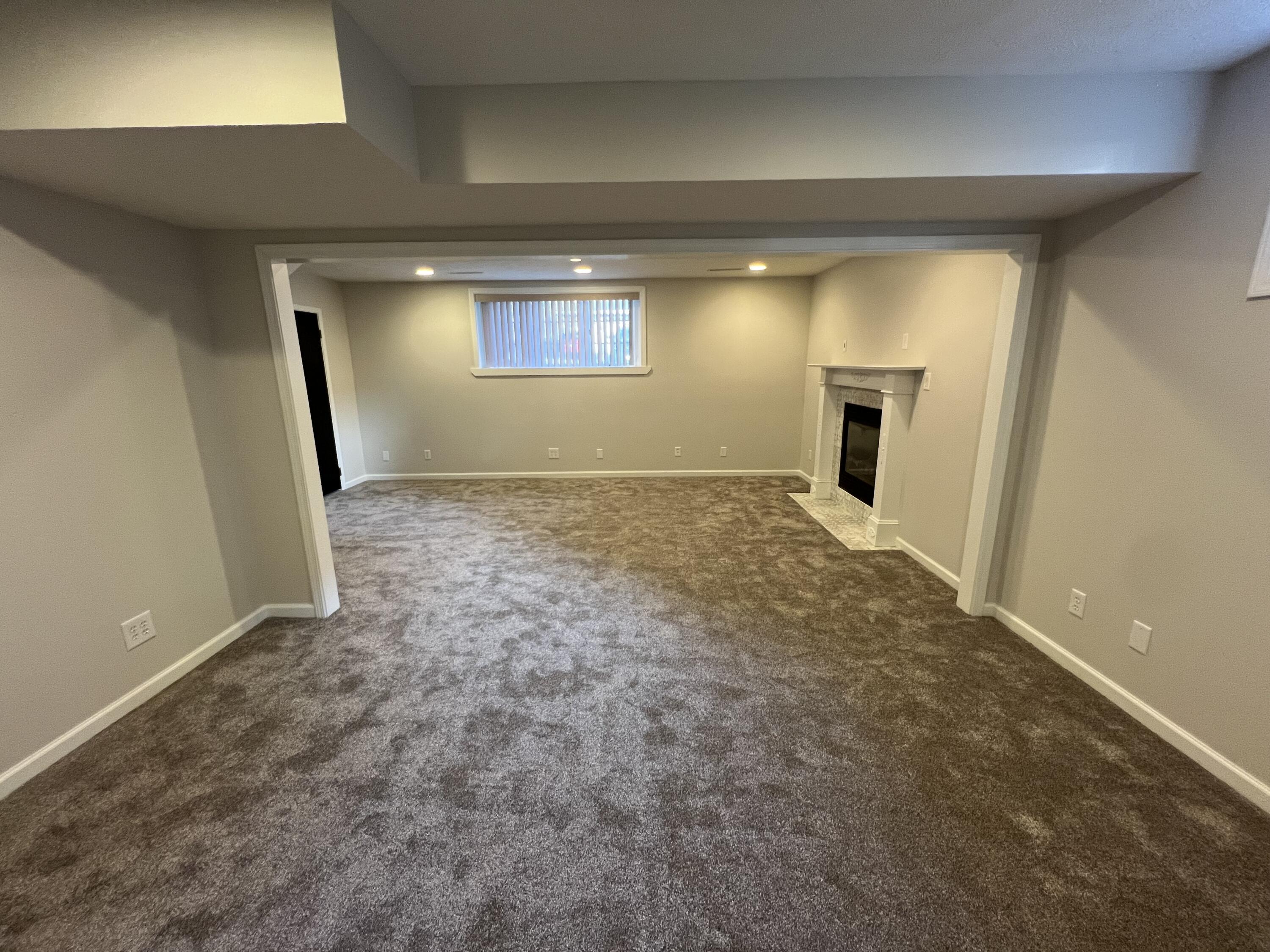 Council Bluffs, Iowa 51503, United States, 3 Bedrooms Bedrooms, ,3 BathroomsBathrooms,Residential,Active,241461