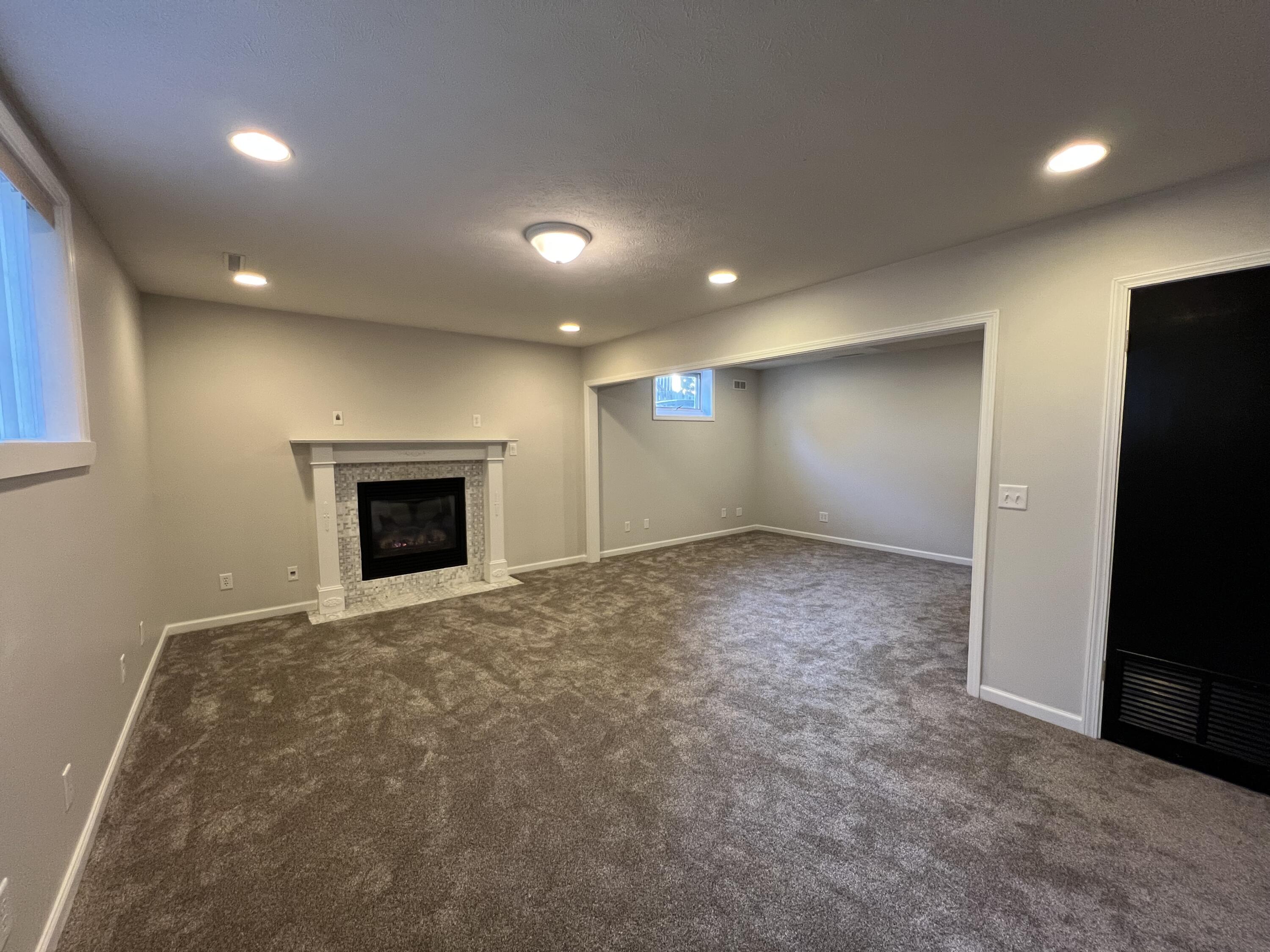 Council Bluffs, Iowa 51503, United States, 3 Bedrooms Bedrooms, ,3 BathroomsBathrooms,Residential,Active,241461