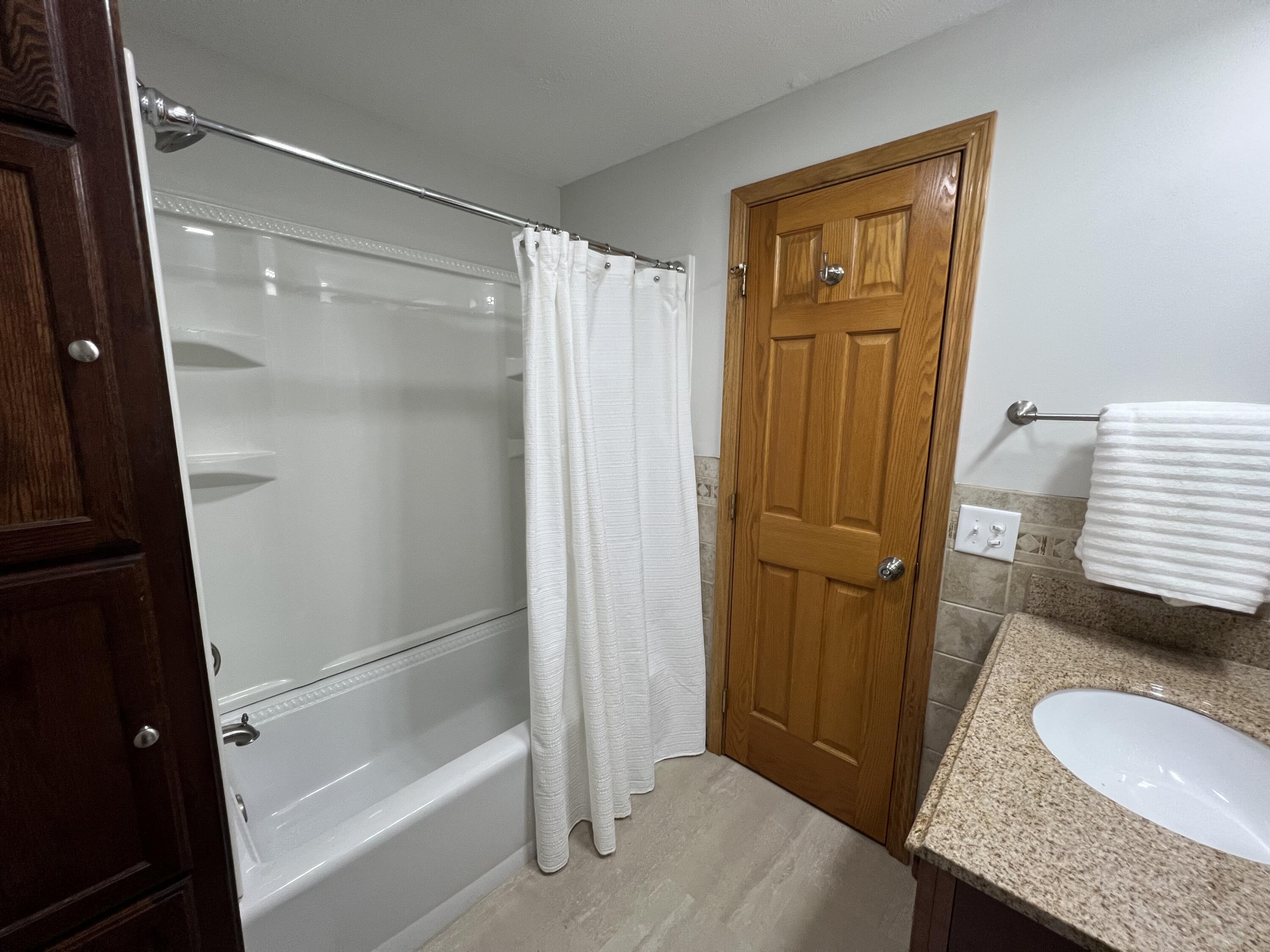 Council Bluffs, Iowa 51503, United States, 3 Bedrooms Bedrooms, ,3 BathroomsBathrooms,Residential,Active,241461