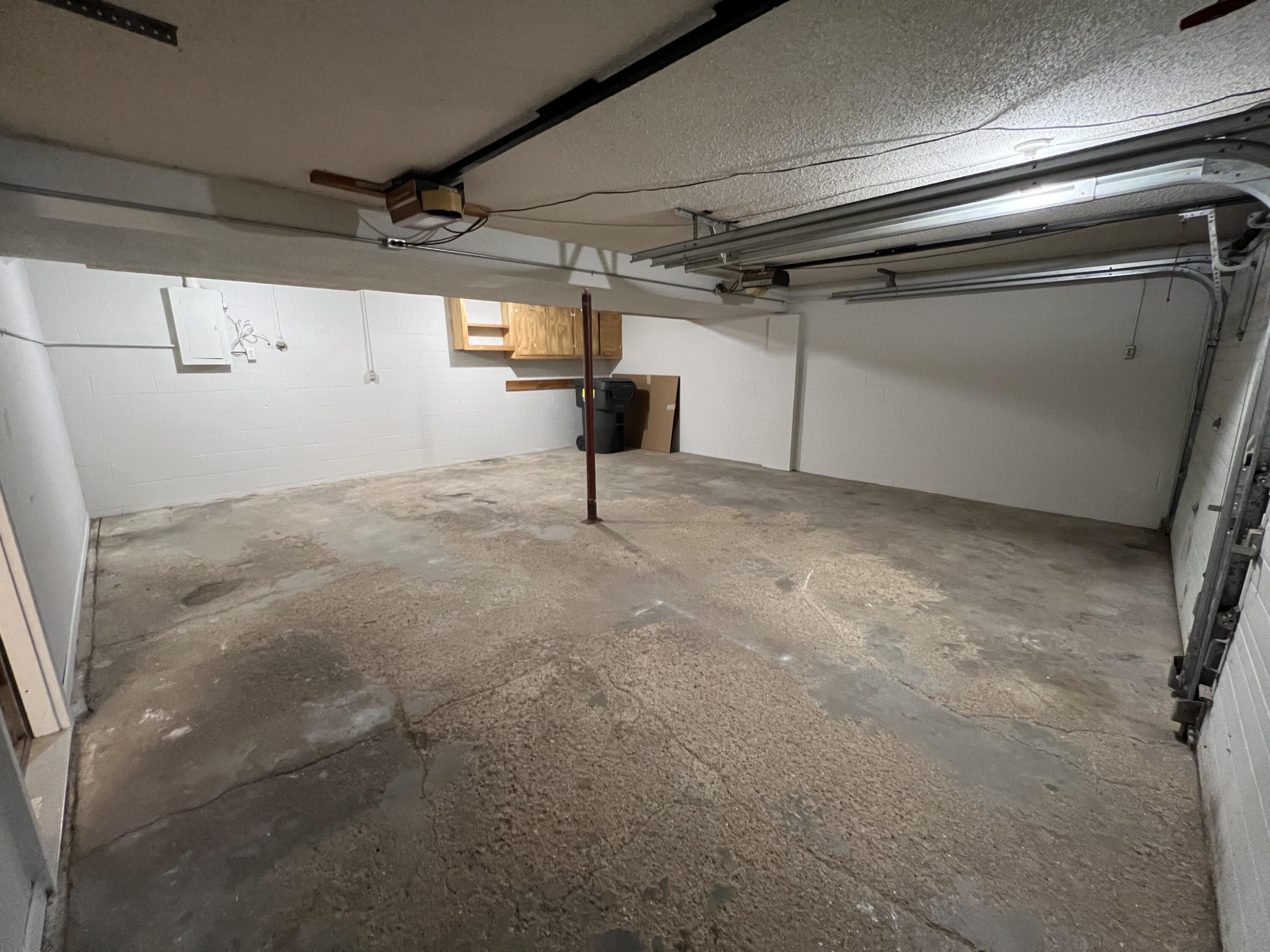 Council Bluffs, Iowa 51503, United States, 3 Bedrooms Bedrooms, ,3 BathroomsBathrooms,Residential,Active,241461