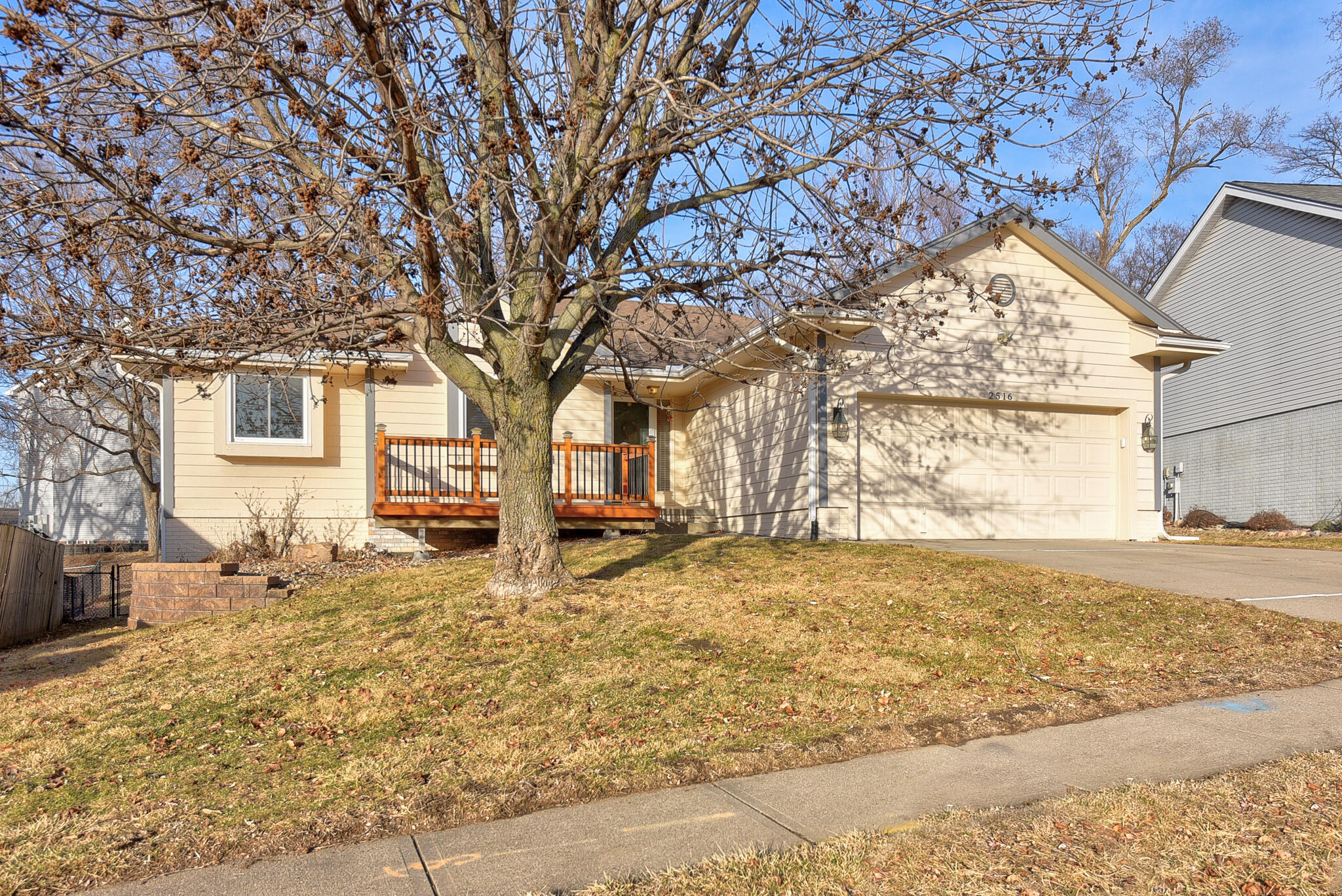 Council Bluffs, Iowa 51503, United States, 3 Bedrooms Bedrooms, ,2 BathroomsBathrooms,Residential,Pending,81864